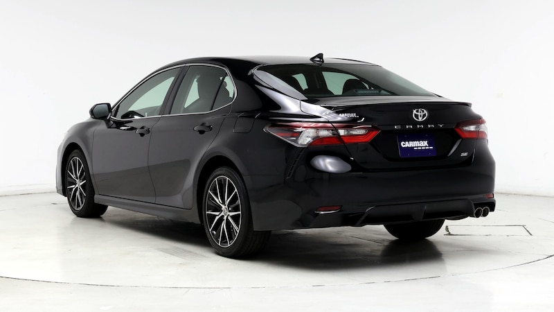 2022 Toyota Camry SE 2