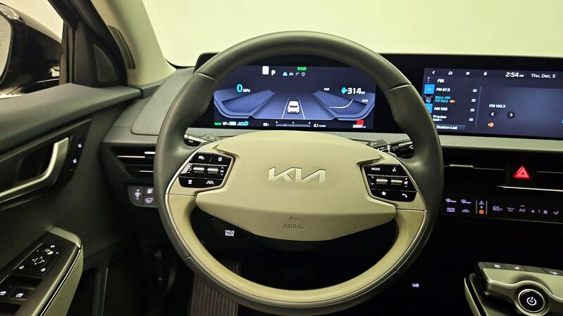 2022 Kia EV6 Wind 10