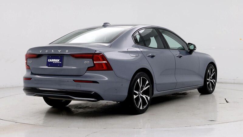 2024 Volvo S60 B5 Plus 8