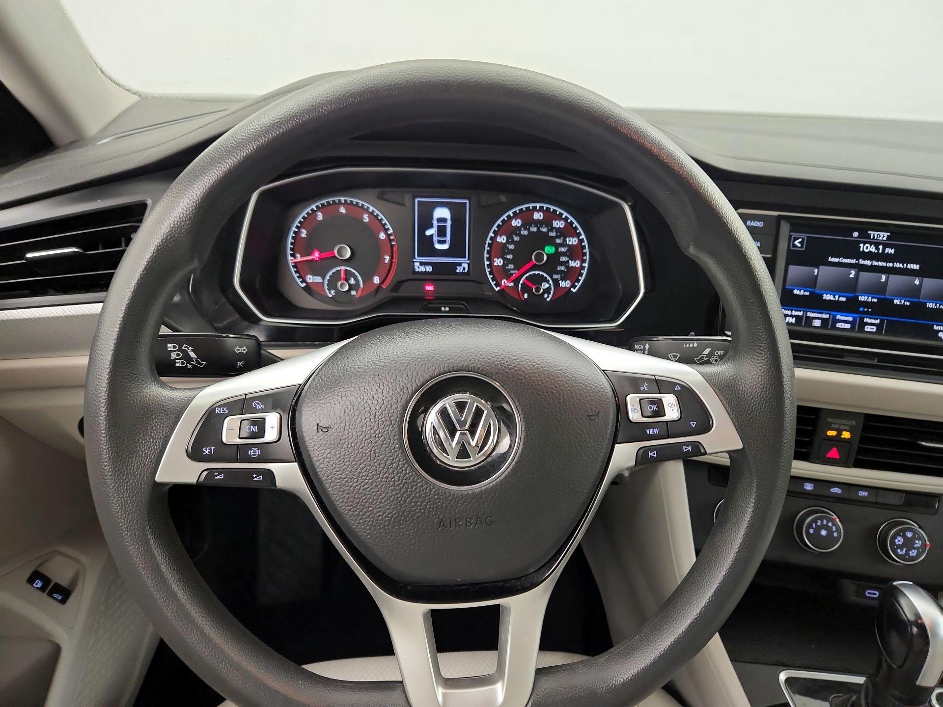Thumbnail: 2021 Volkswagen Jetta - 10