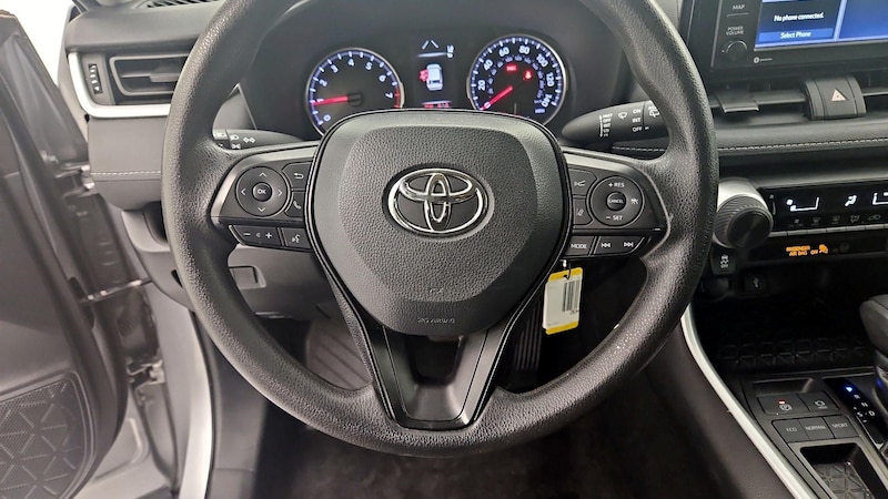 2021 Toyota RAV4 LE 10