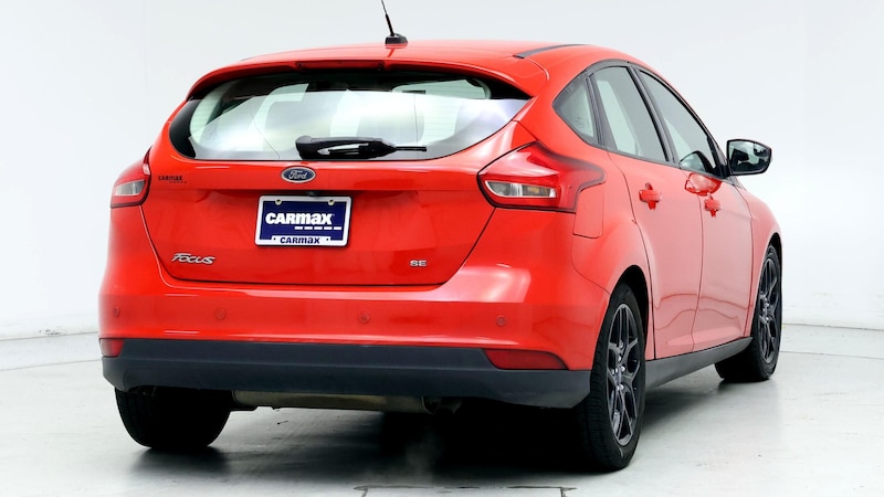 2016 Ford Focus SE 8