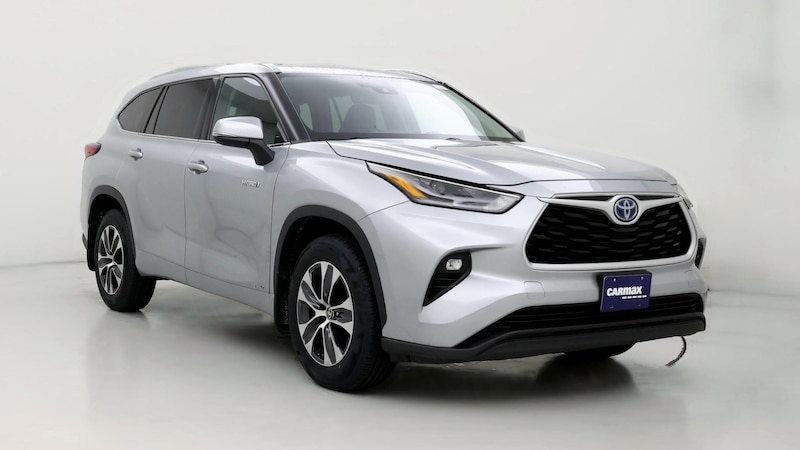 2021 Toyota Highlander XLE Hero Image