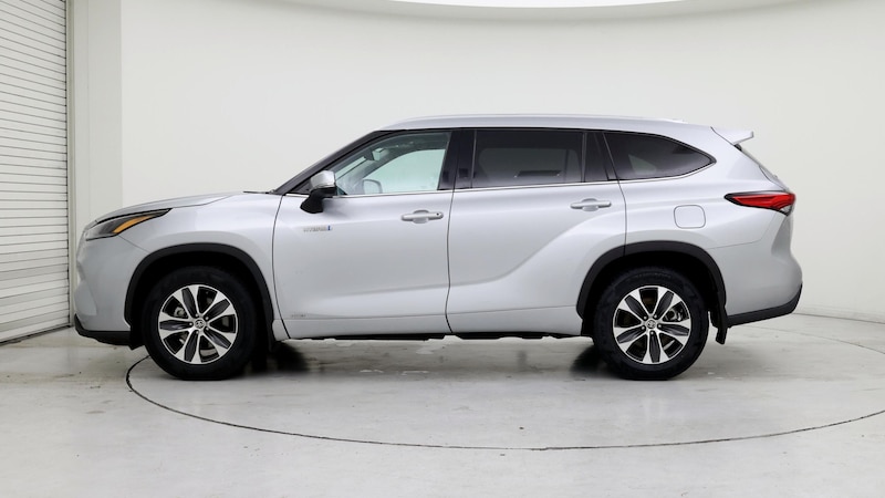 2021 Toyota Highlander XLE 3