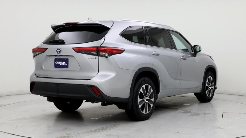 2021 Toyota Highlander XLE 8