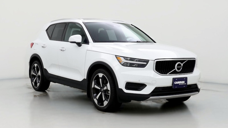 2020 Volvo XC40 T5 Momentum Hero Image