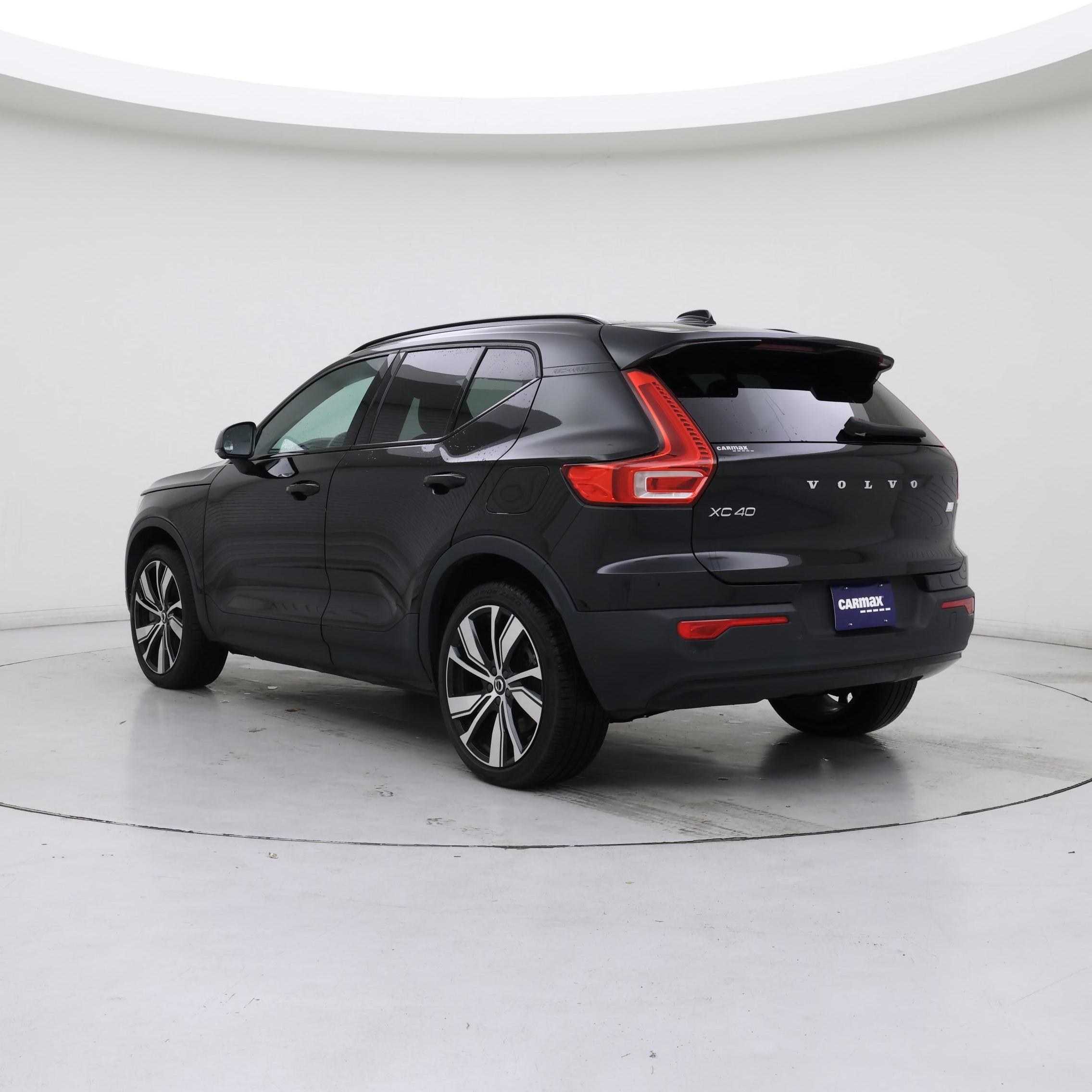Thumbnail: 2021 Volvo XC40 - 2