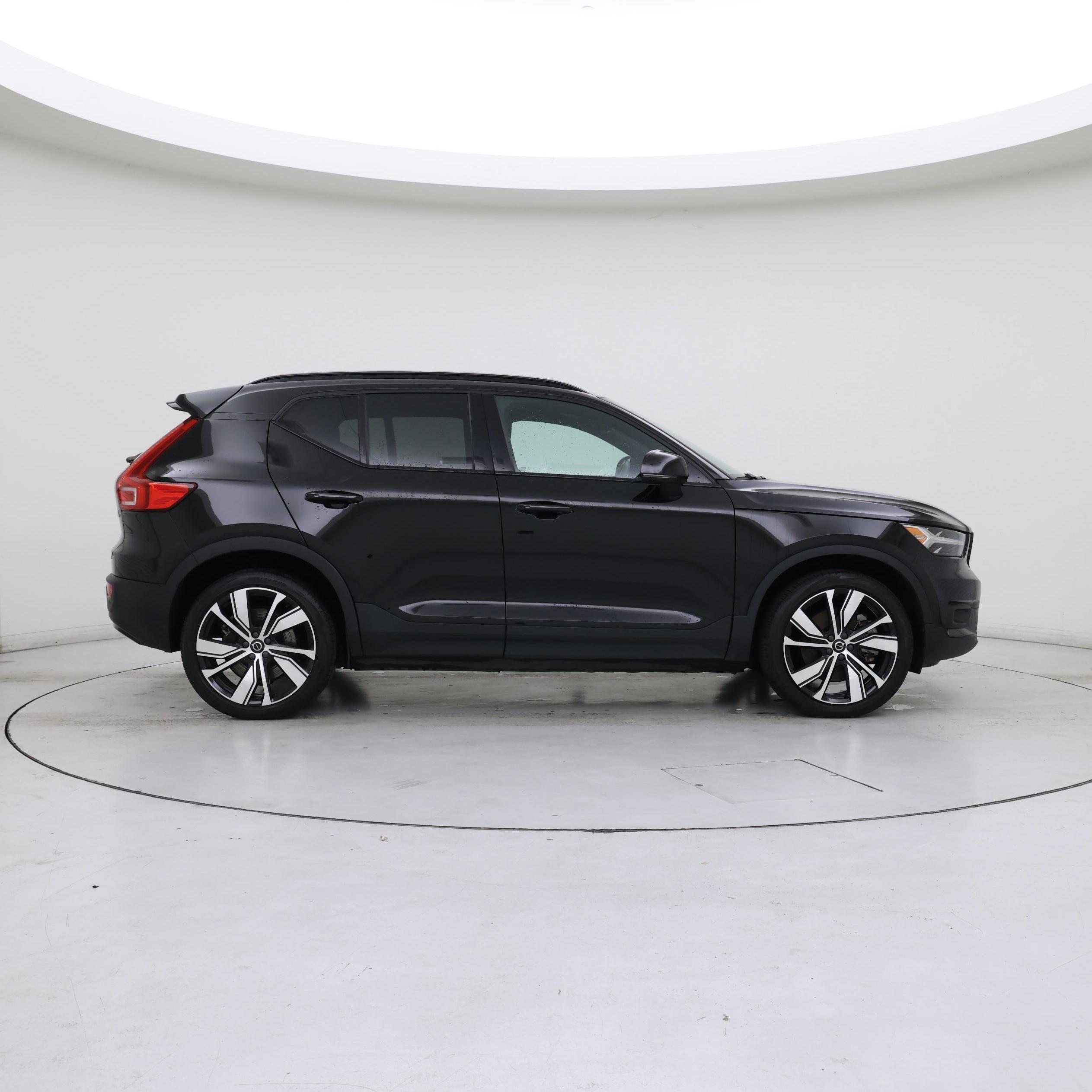 Thumbnail: 2021 Volvo XC40 - 7