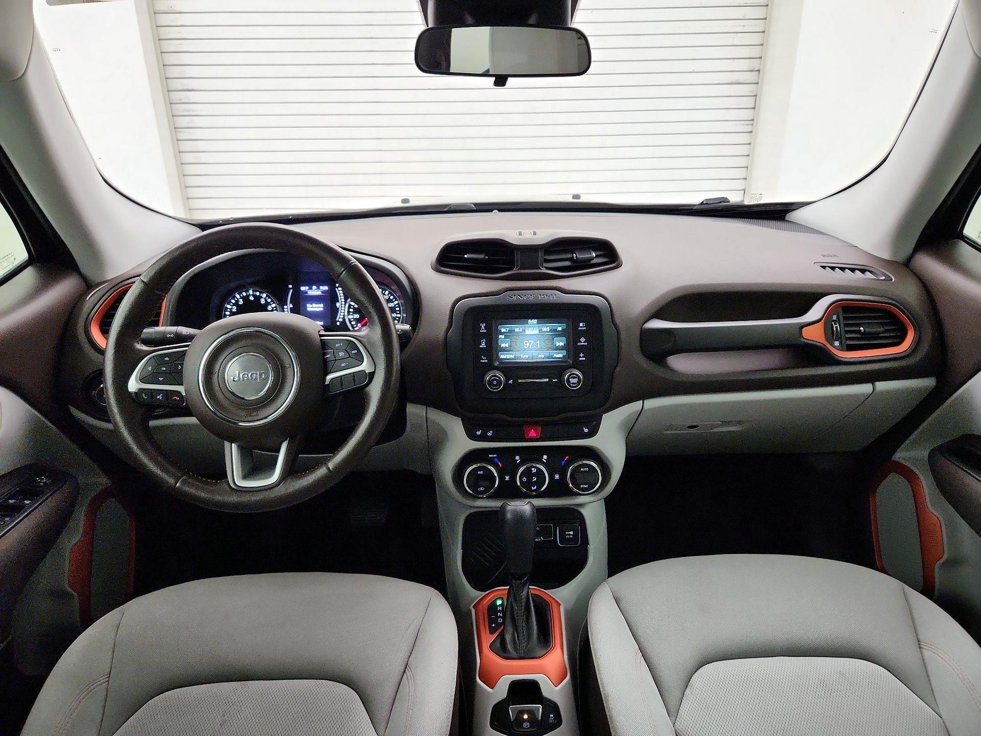 Thumbnail: 2015 Jeep Renegade - 9