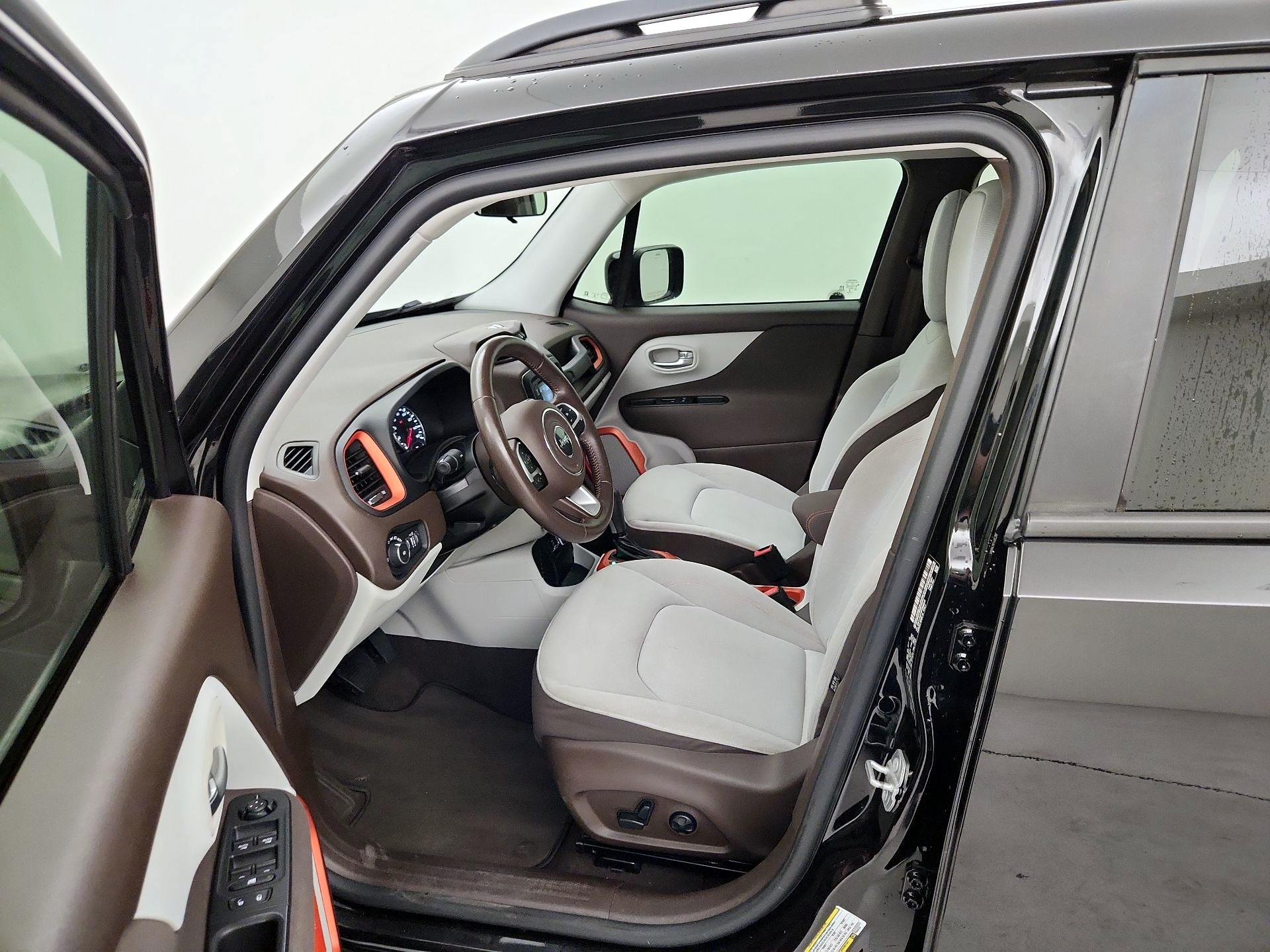 Thumbnail: 2015 Jeep Renegade - 11