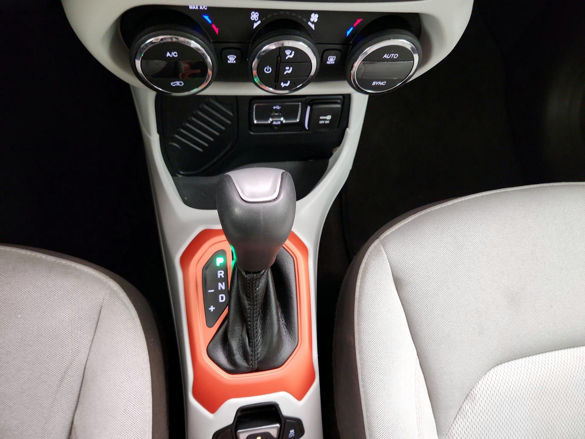 Thumbnail: 2015 Jeep Renegade - 17