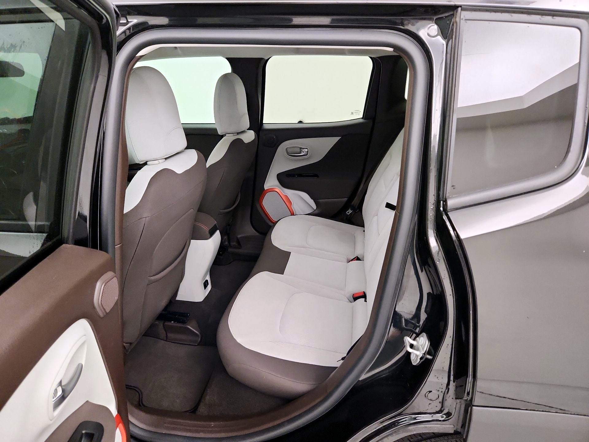Thumbnail: 2015 Jeep Renegade - 19