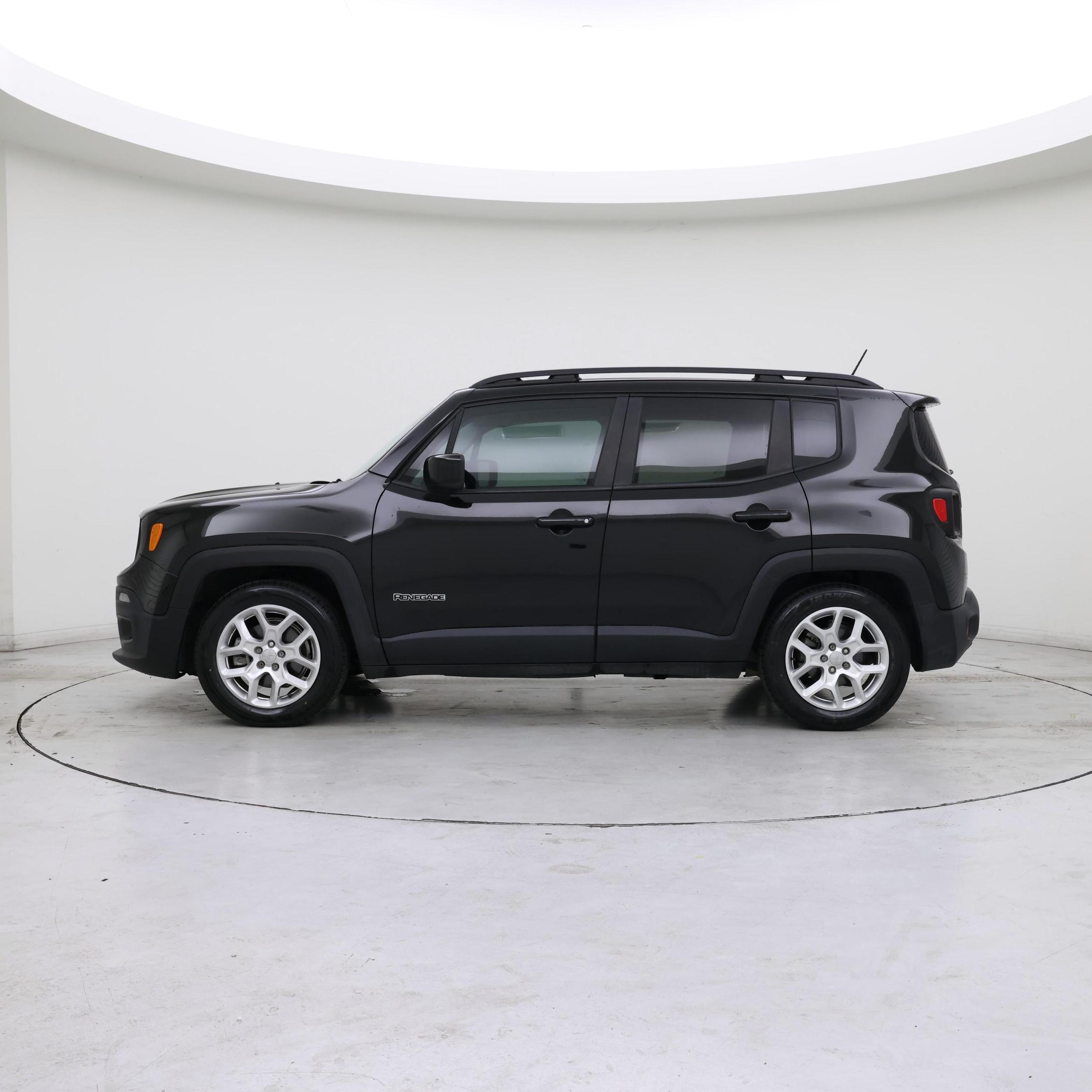 Thumbnail: 2015 Jeep Renegade - 3