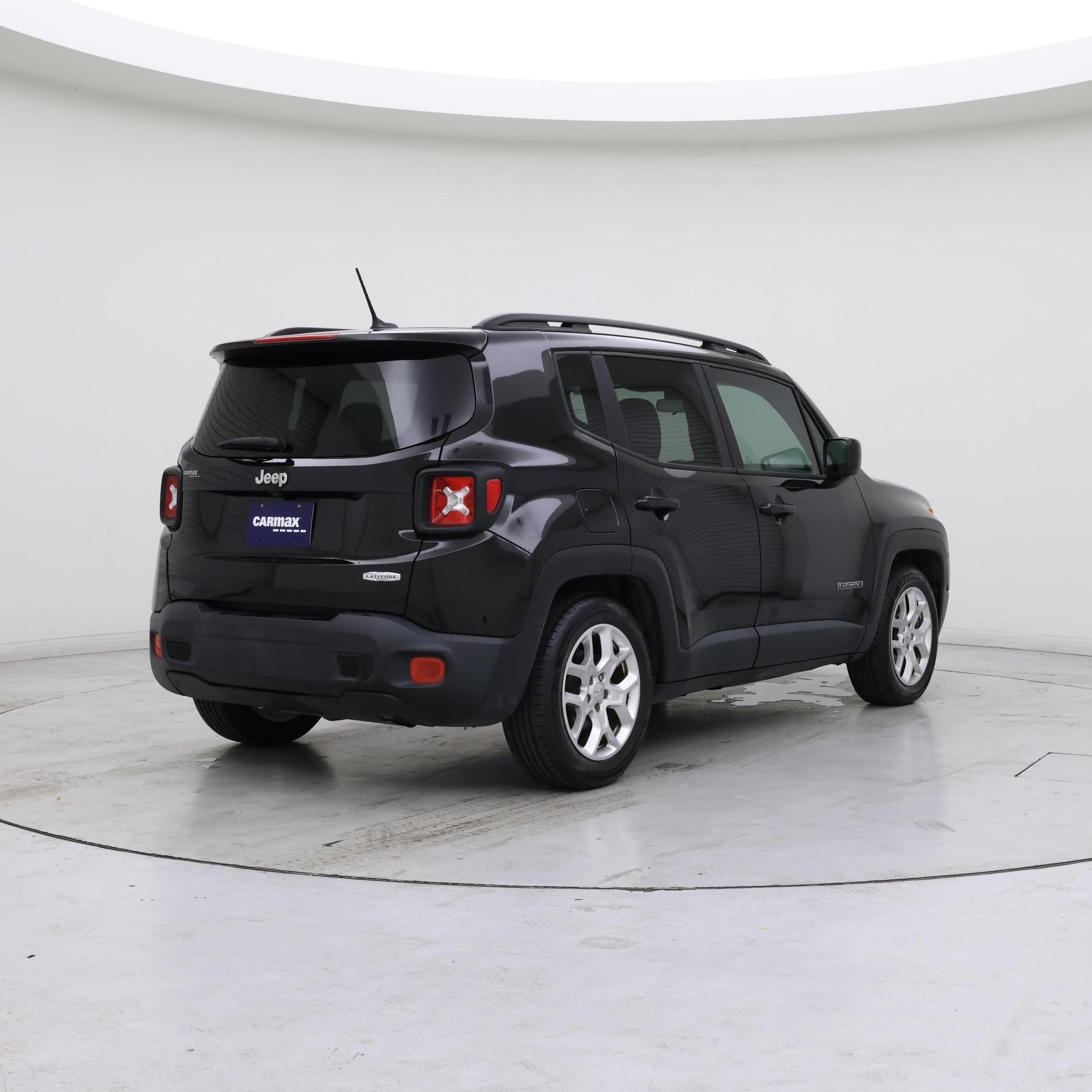 Thumbnail: 2015 Jeep Renegade - 8