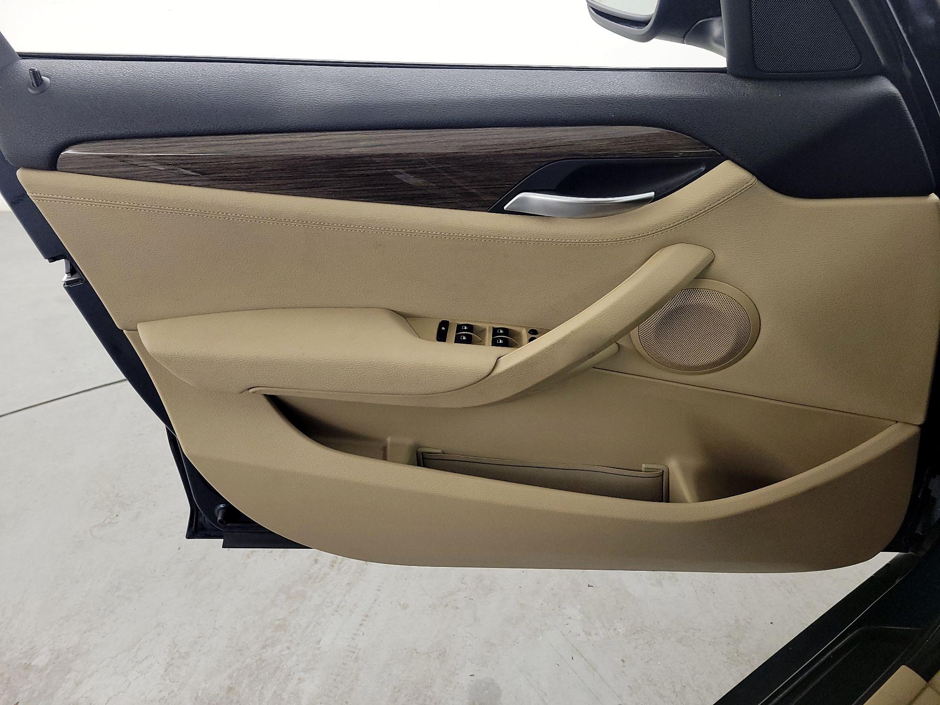 Thumbnail: 2015 BMW X1 - 12