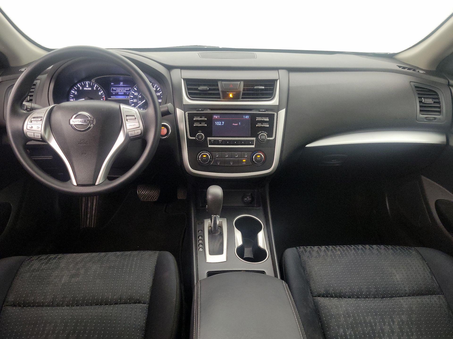 Thumbnail: 2016 Nissan Altima - 9