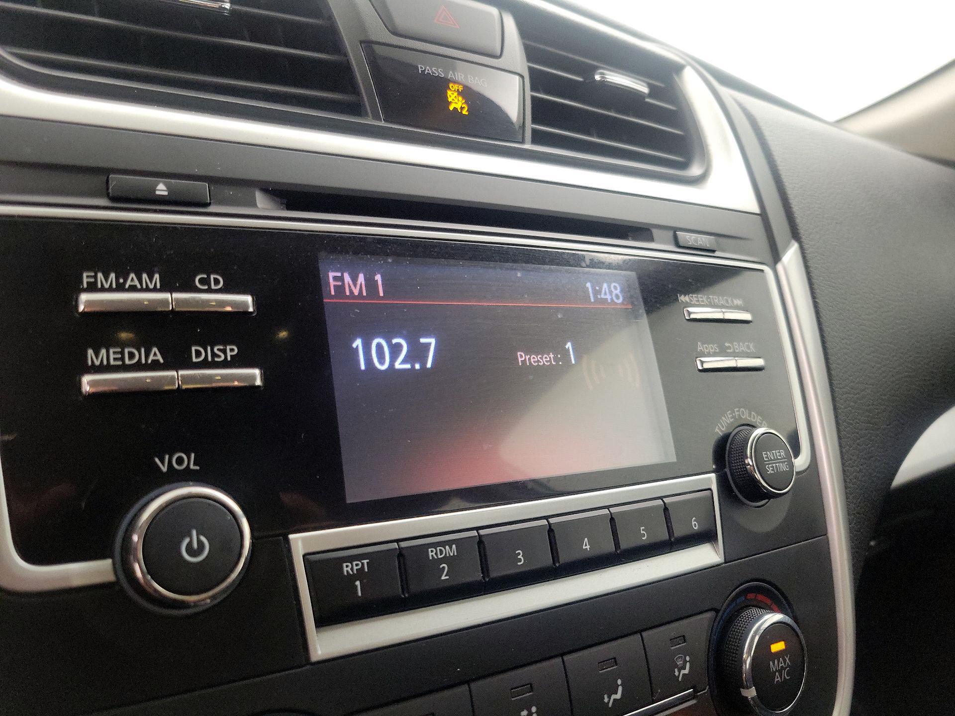 Thumbnail: 2016 Nissan Altima - 15