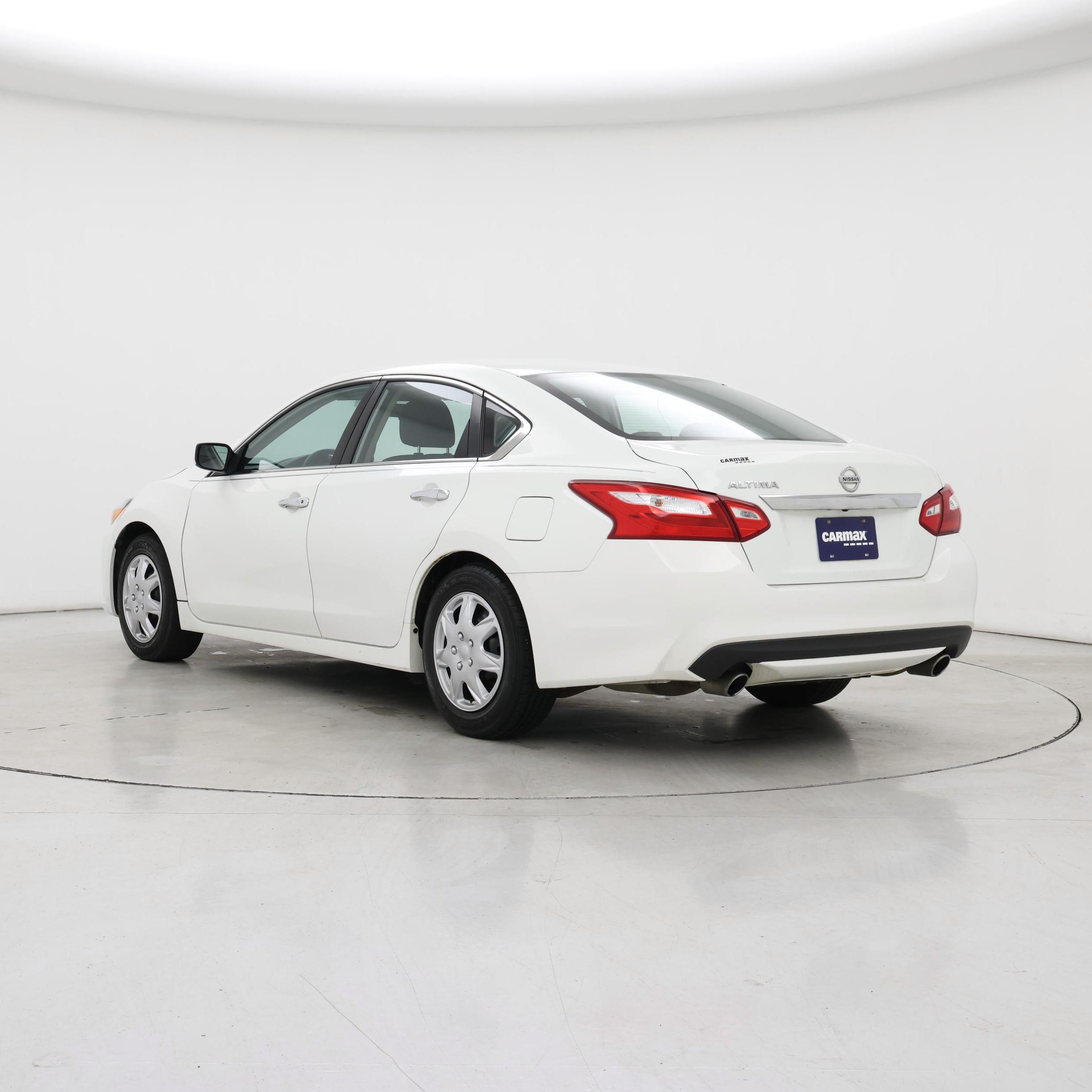 Thumbnail: 2016 Nissan Altima - 2