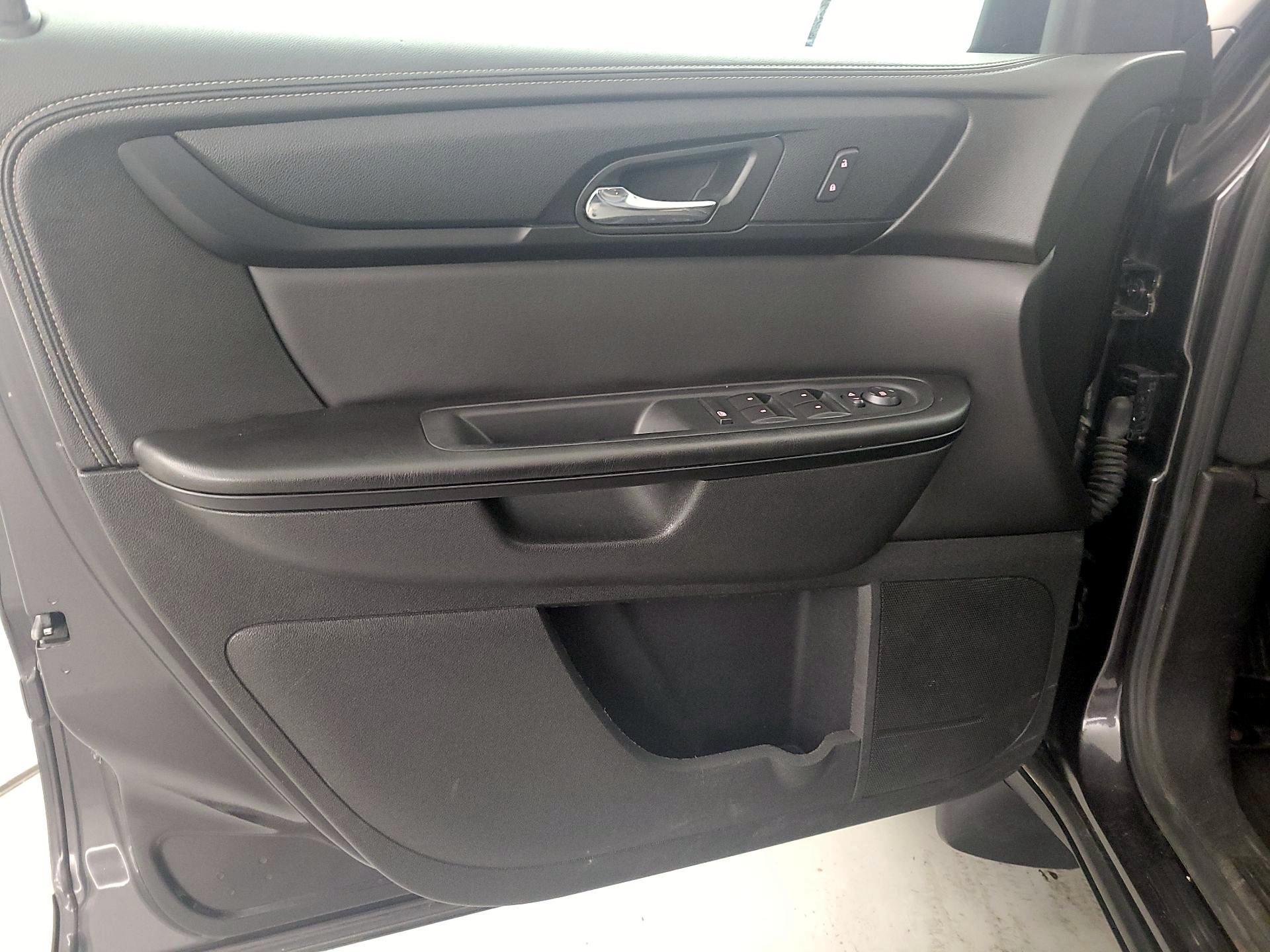 Thumbnail: 2015 GMC Acadia - 12