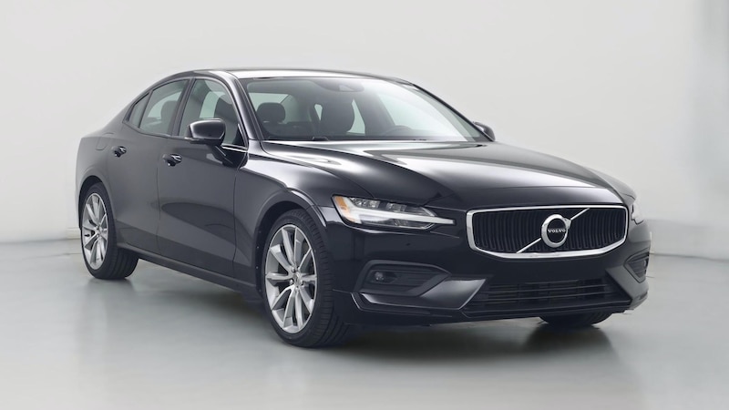 2021 Volvo S60 T6 Momentum Hero Image