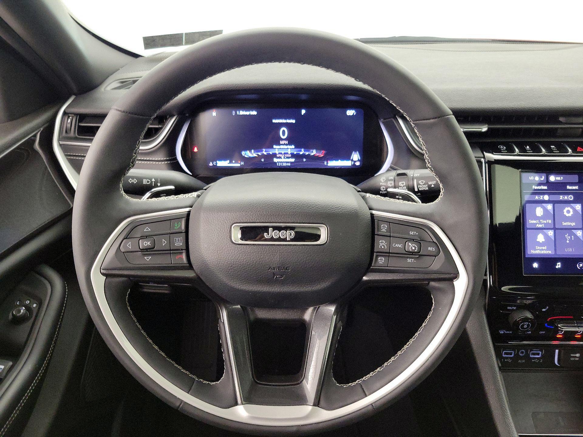 Thumbnail: 2023 Jeep Grand Cherokee - 10