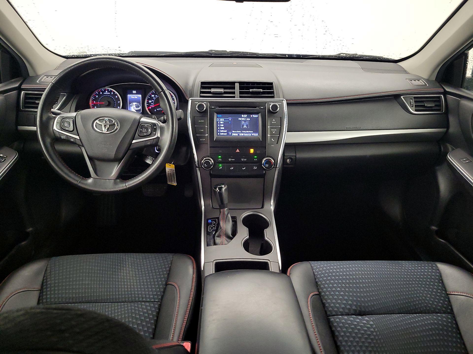 Thumbnail: 2015 Toyota Camry - 9