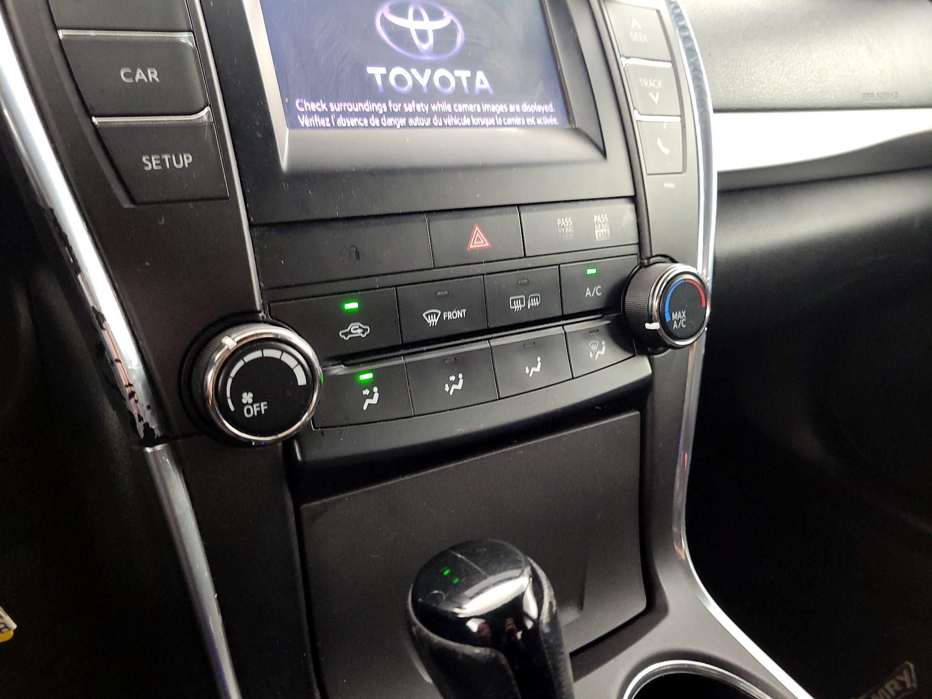 Thumbnail: 2015 Toyota Camry - 16