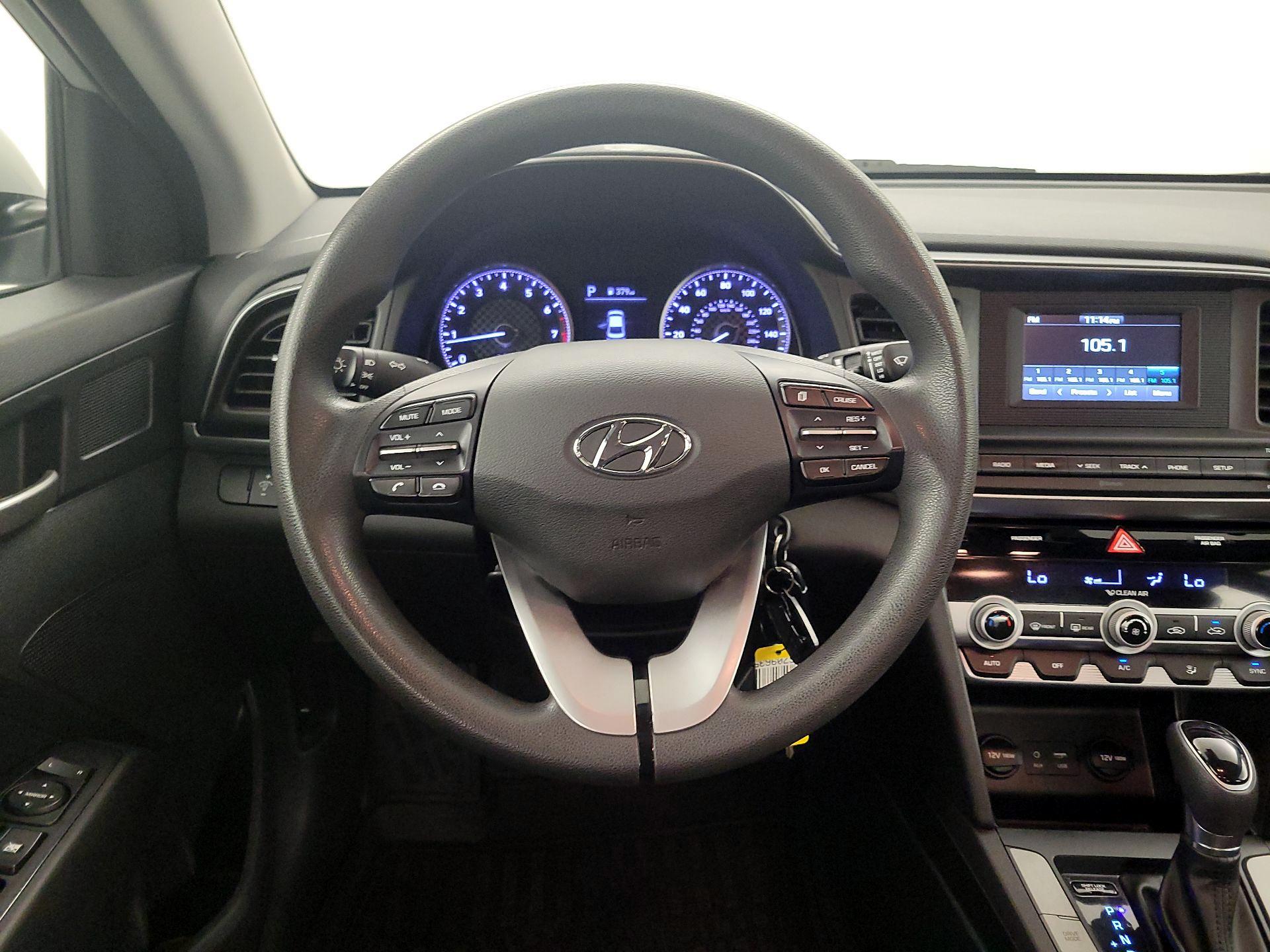 Thumbnail: 2020 Hyundai Elantra - 10