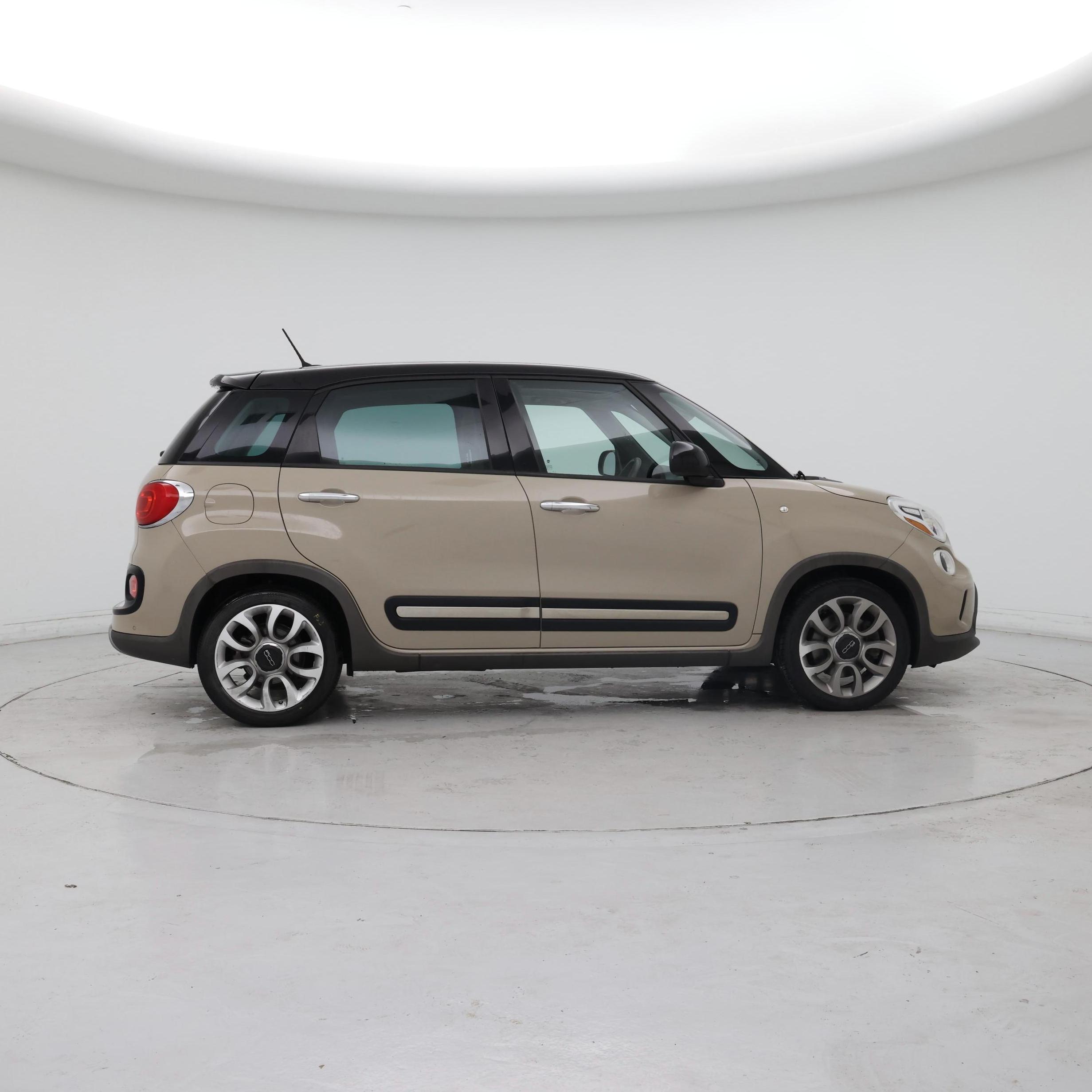 Thumbnail: 2015 Fiat 500L - 7