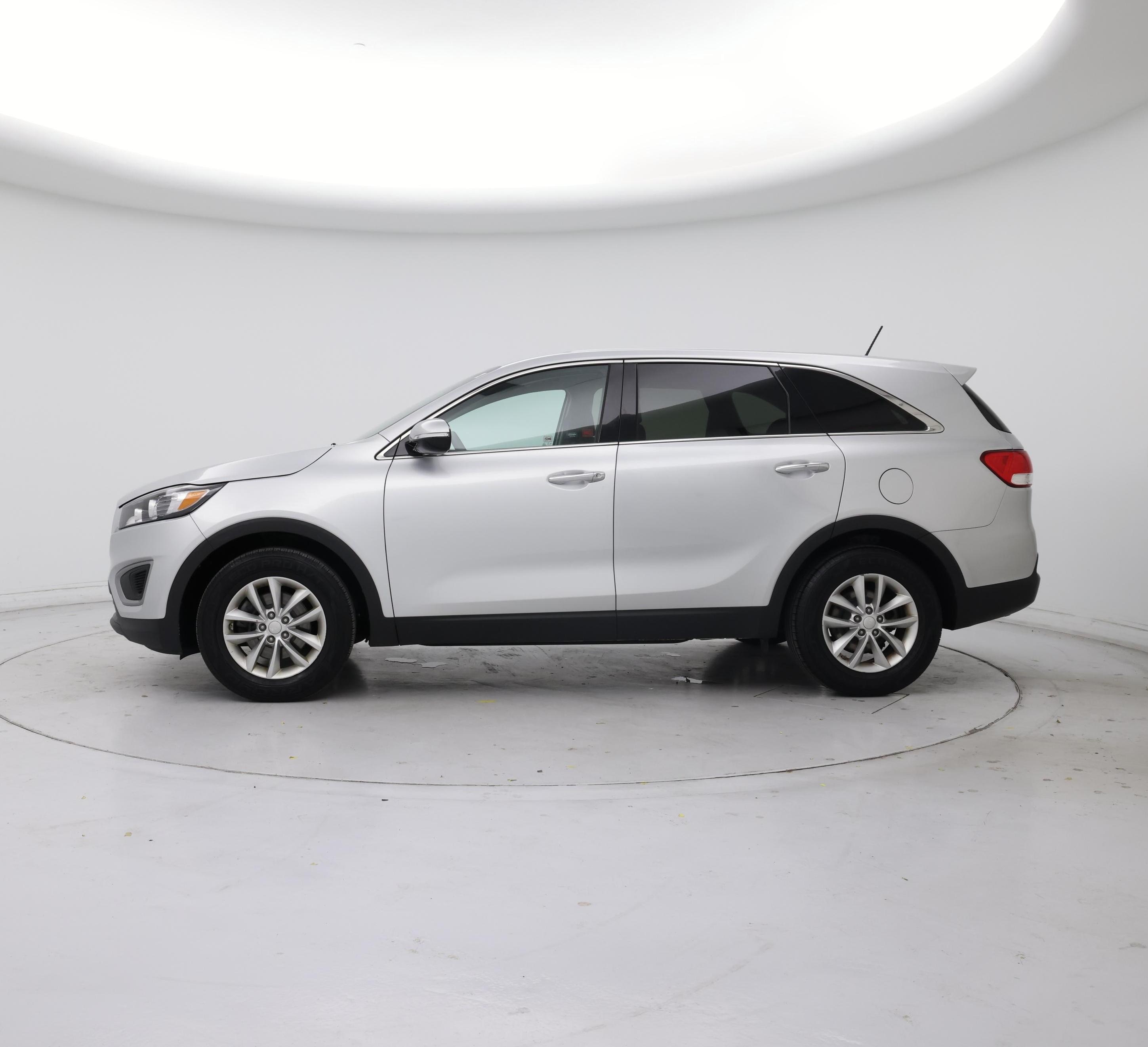 Thumbnail: 2017 Kia Sorento - 3
