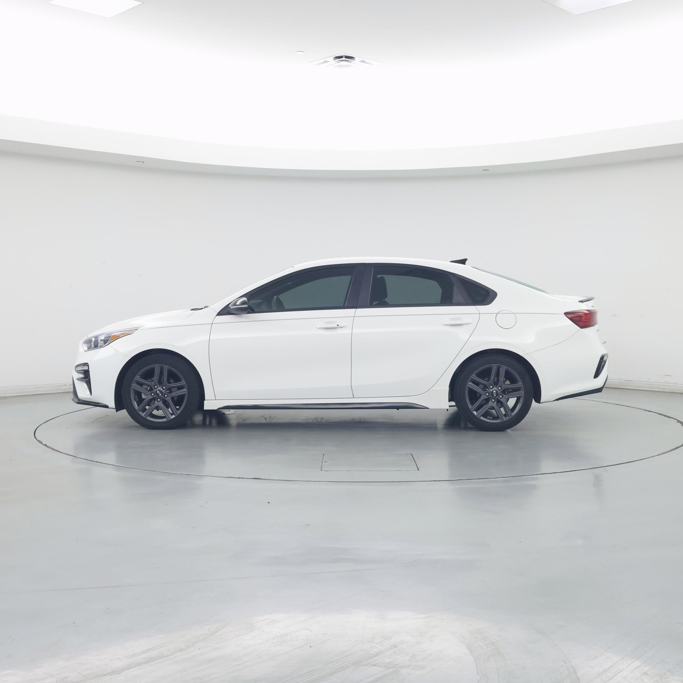 Thumbnail: 2020 Kia Forte - 3