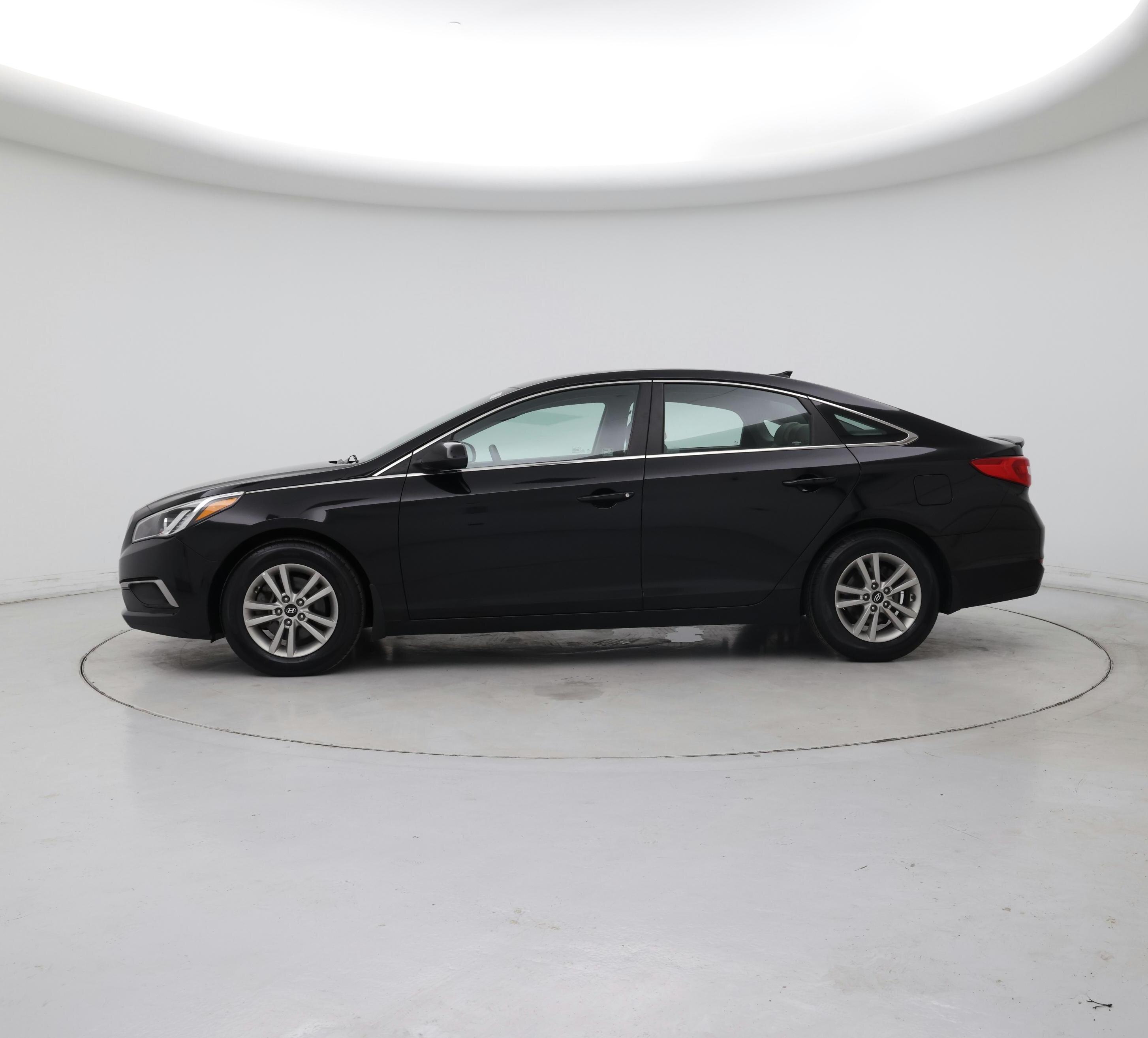 Thumbnail: 2017 Hyundai Sonata - 3