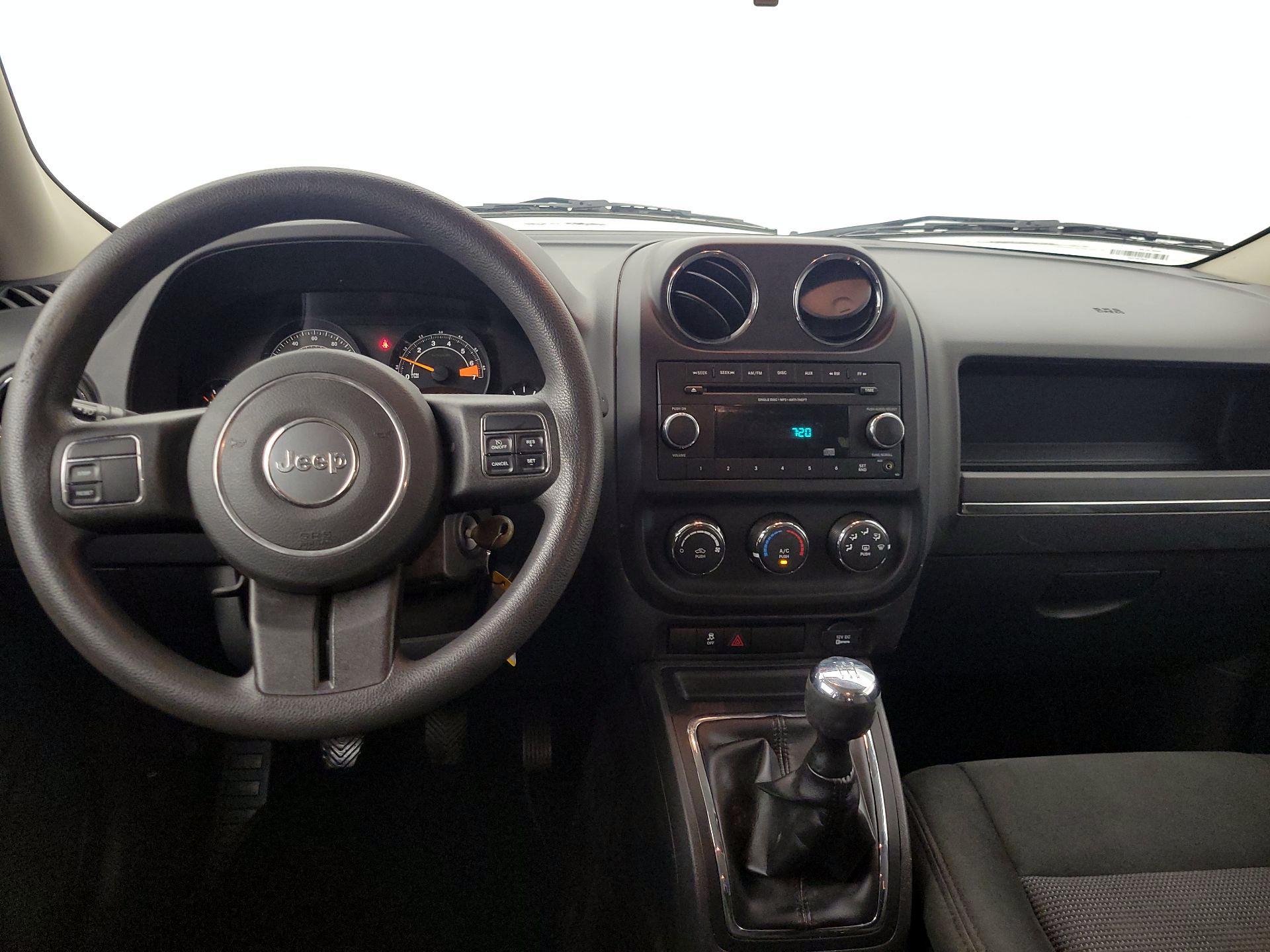 Thumbnail: 2015 Jeep Patriot - 9