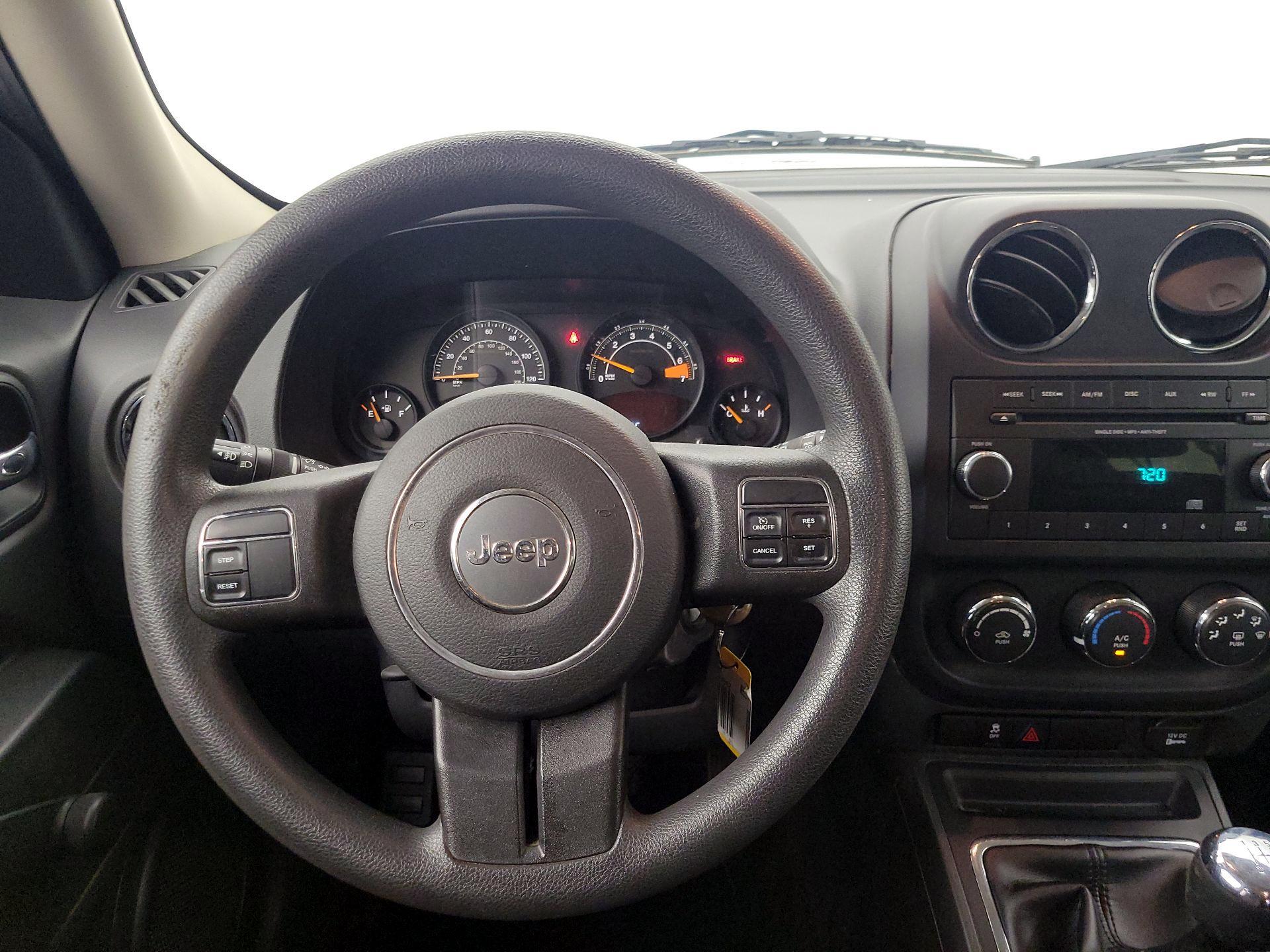 Thumbnail: 2015 Jeep Patriot - 10