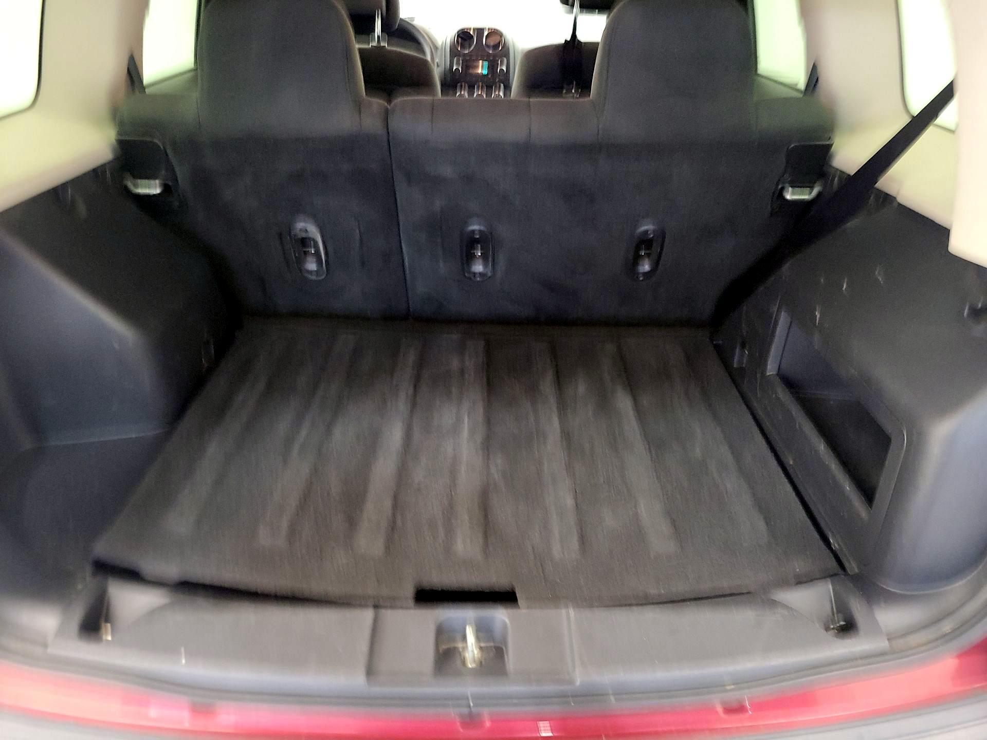 Thumbnail: 2015 Jeep Patriot - 18