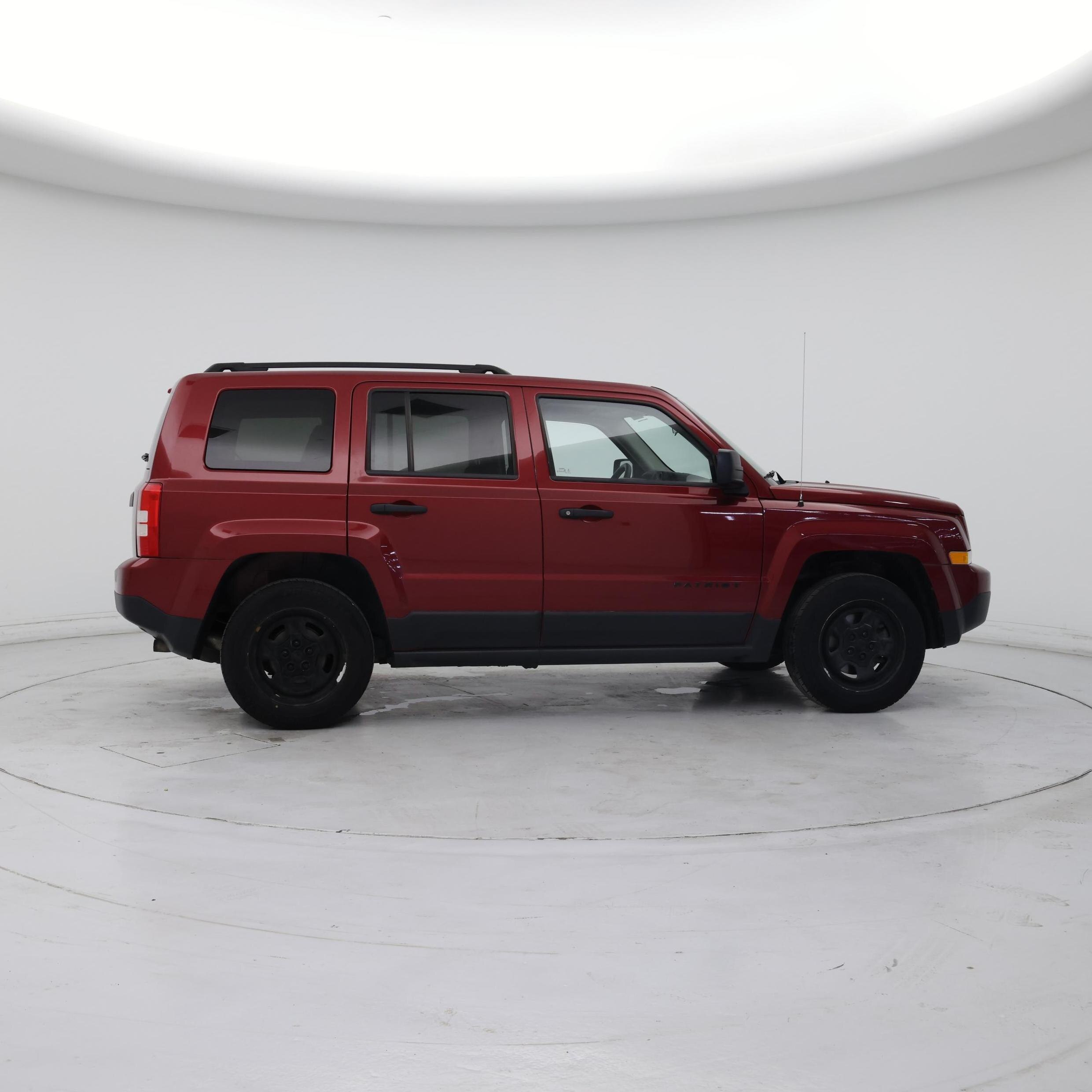 Thumbnail: 2015 Jeep Patriot - 7