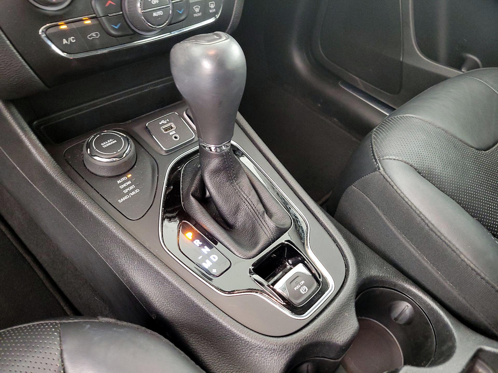 Thumbnail: 2020 Jeep Cherokee - 18