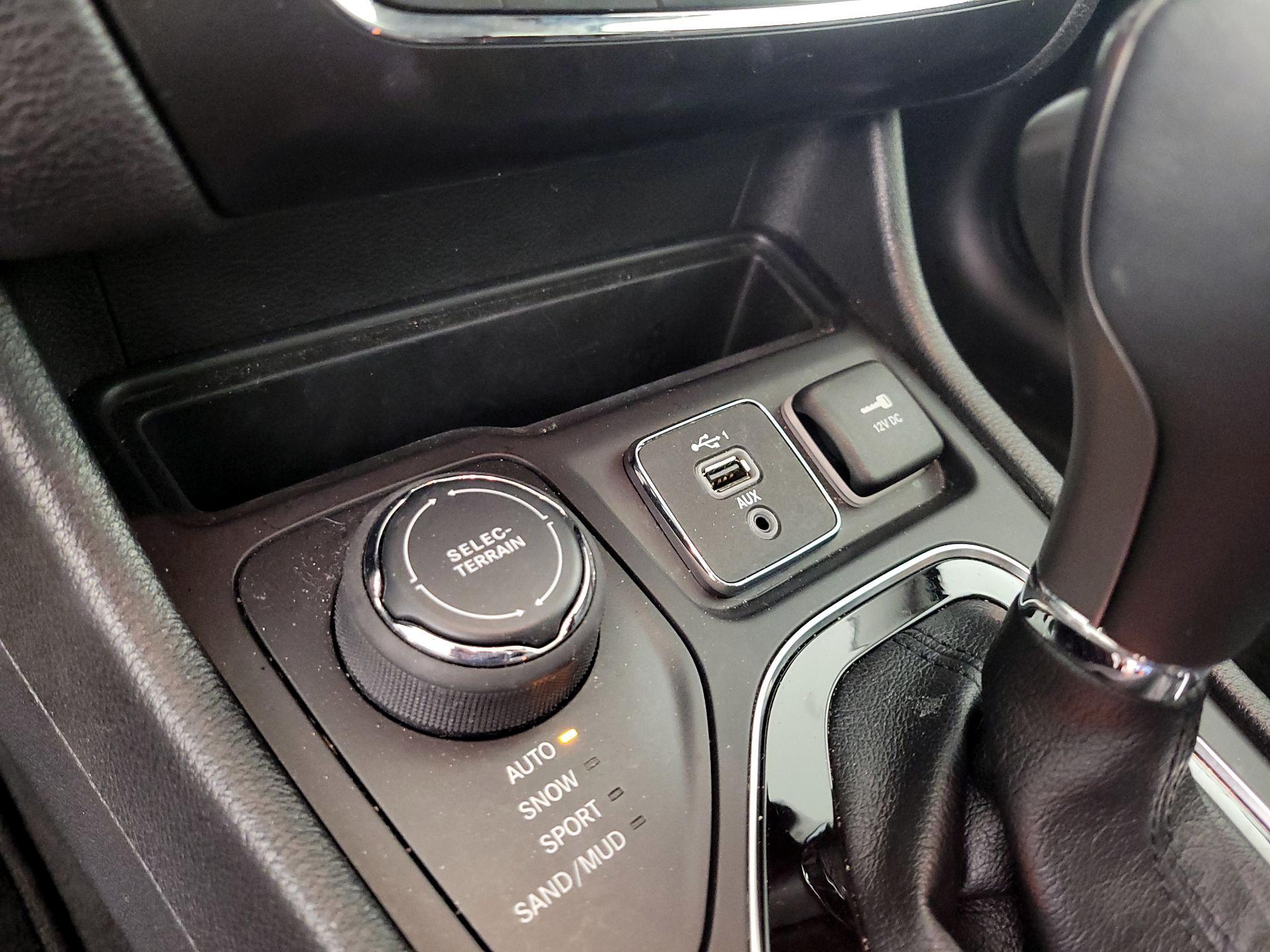 Thumbnail: 2020 Jeep Cherokee - 19