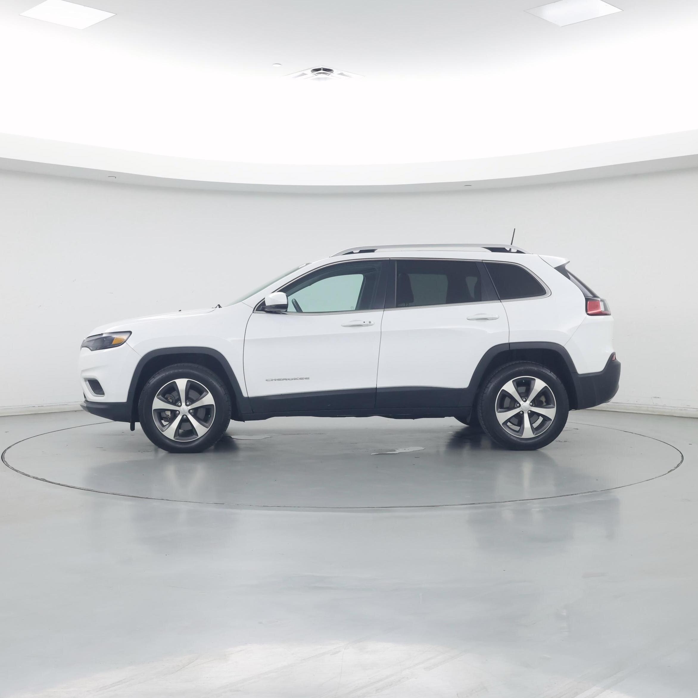 Thumbnail: 2020 Jeep Cherokee - 3