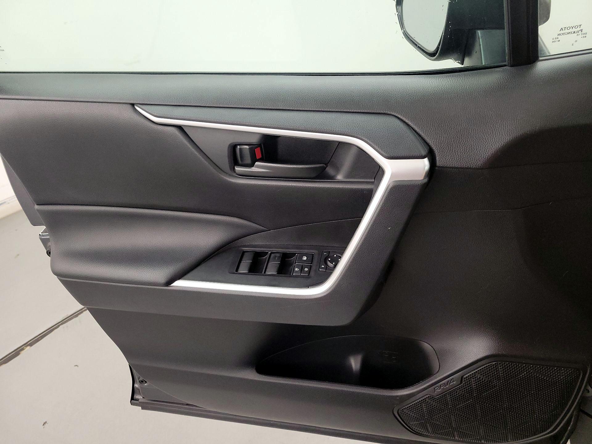 Thumbnail: 2023 Toyota RAV4 - 12
