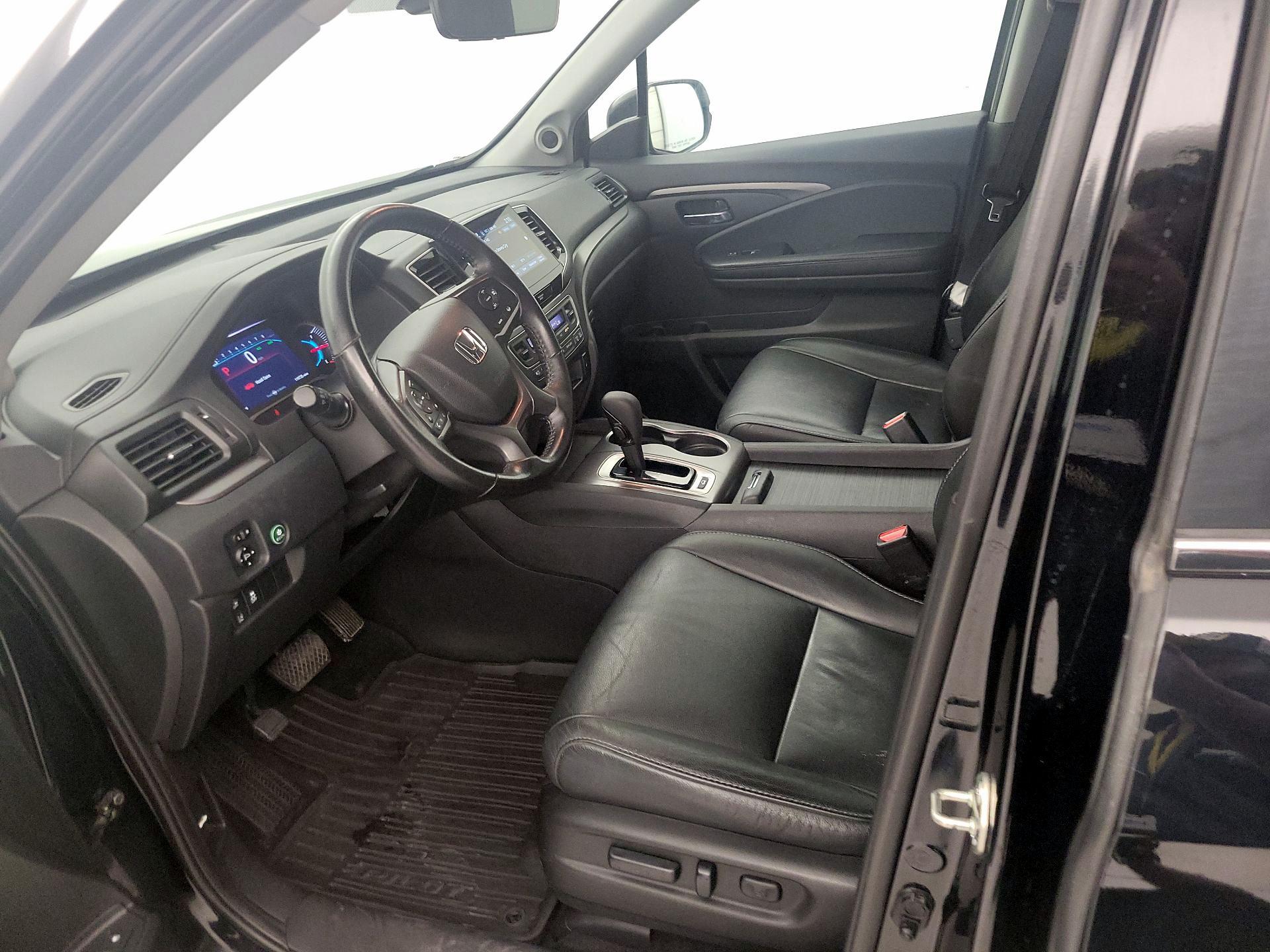 Thumbnail: 2019 Honda Pilot - 11