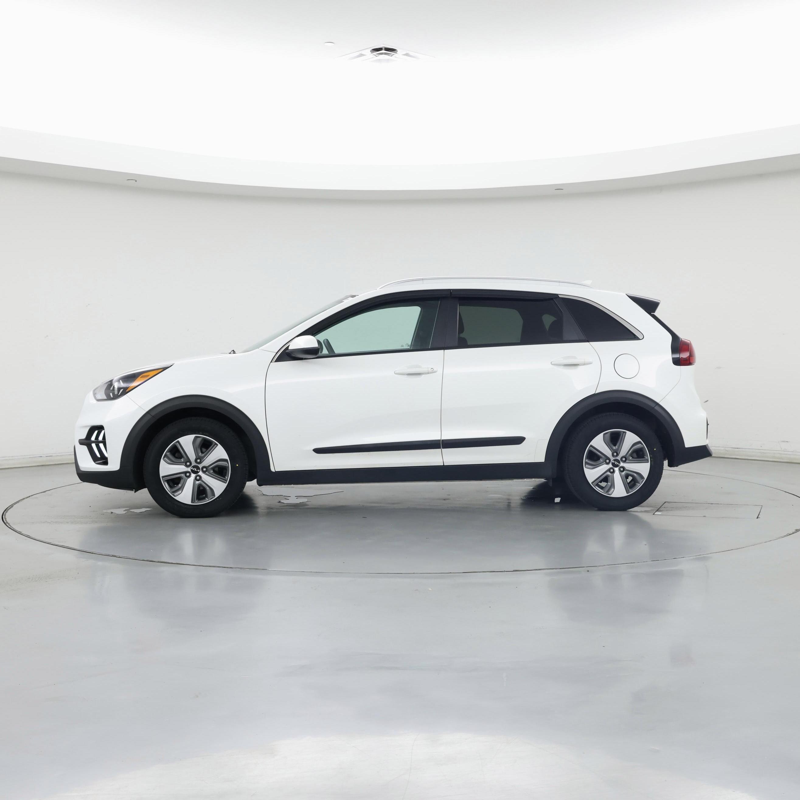 Thumbnail: 2022 Kia Niro - 3