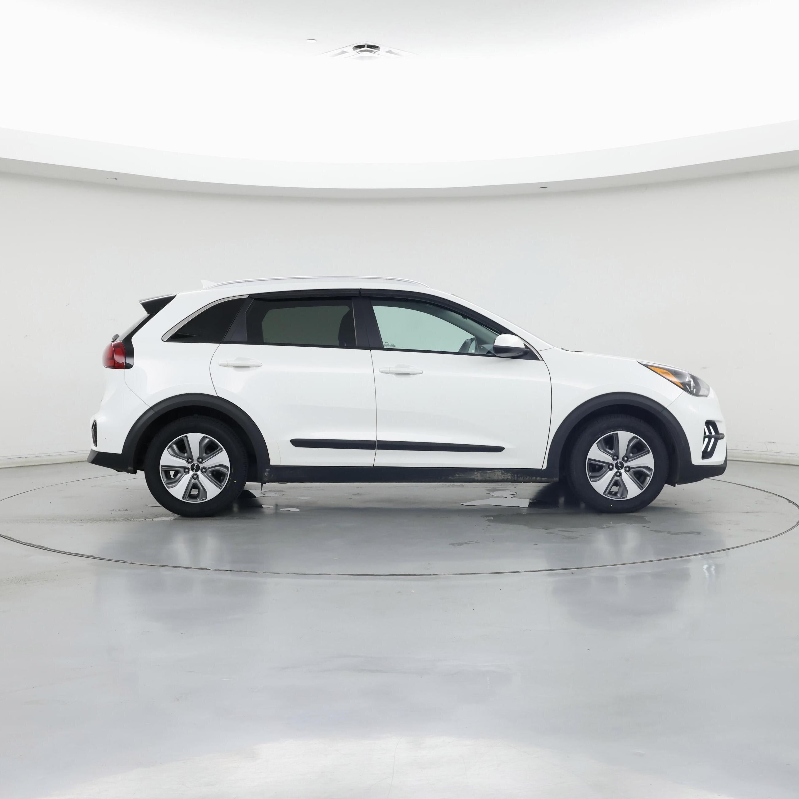 Thumbnail: 2022 Kia Niro - 7