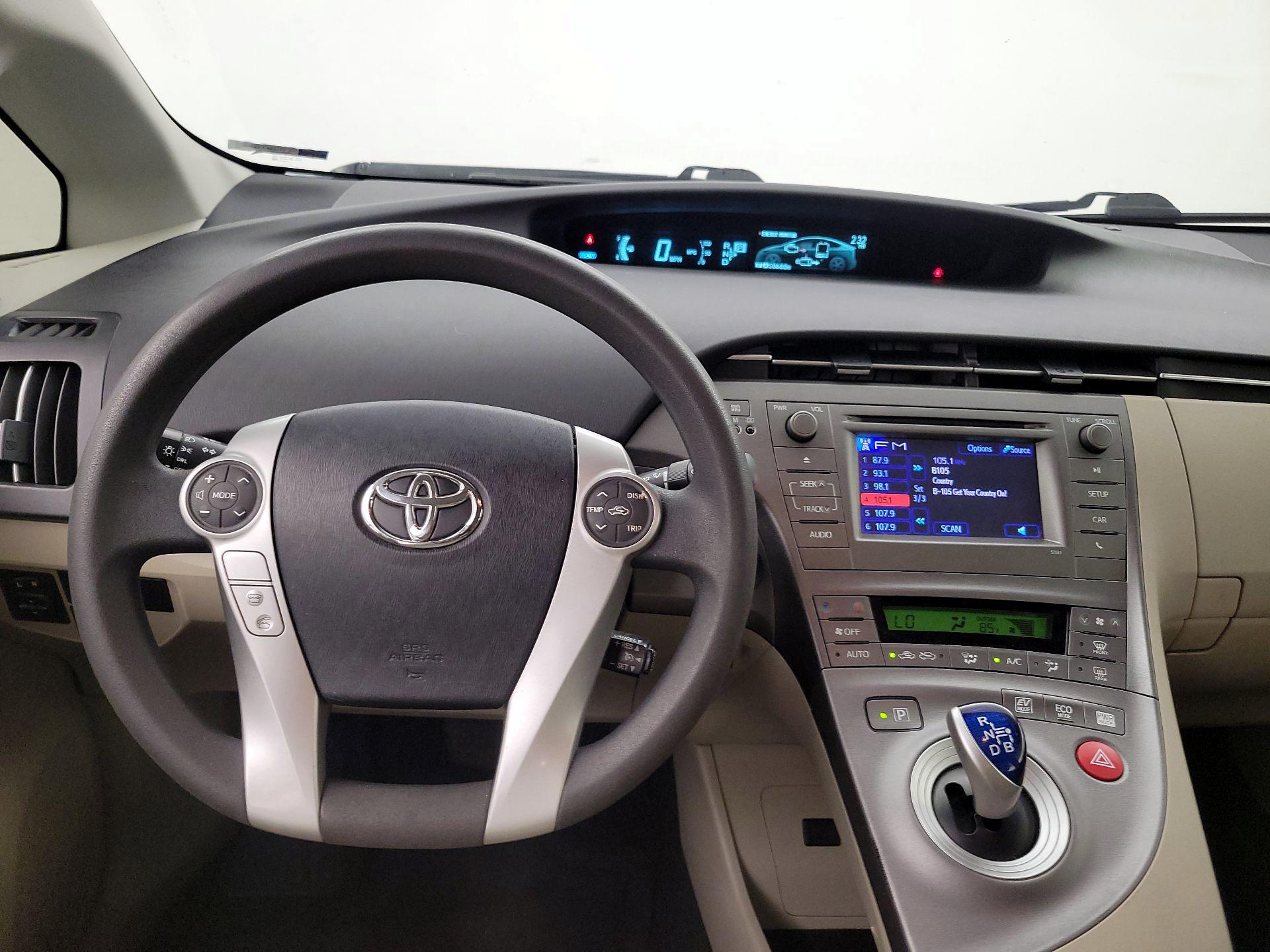 Thumbnail: 2013 Toyota Prius - 10
