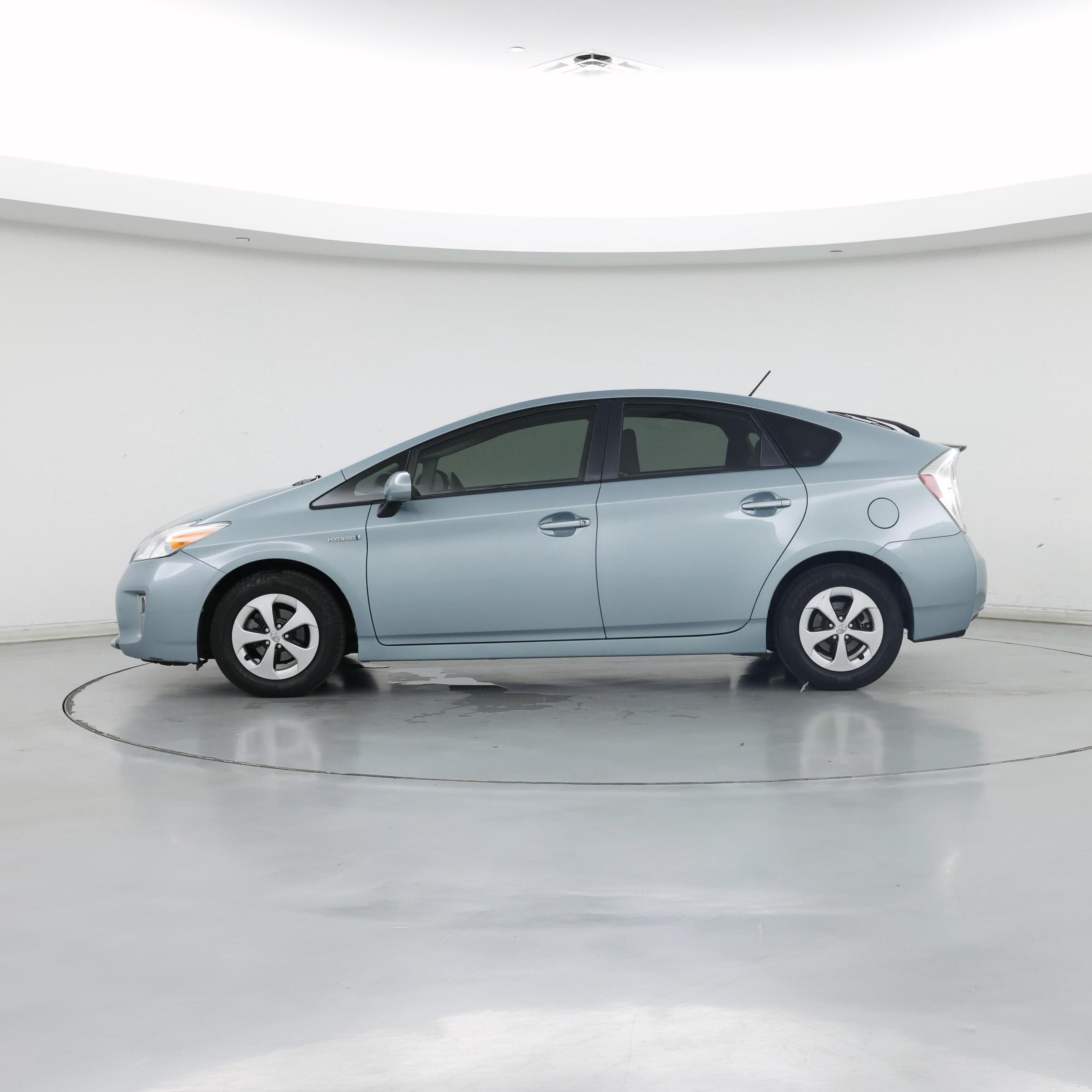 Thumbnail: 2013 Toyota Prius - 3