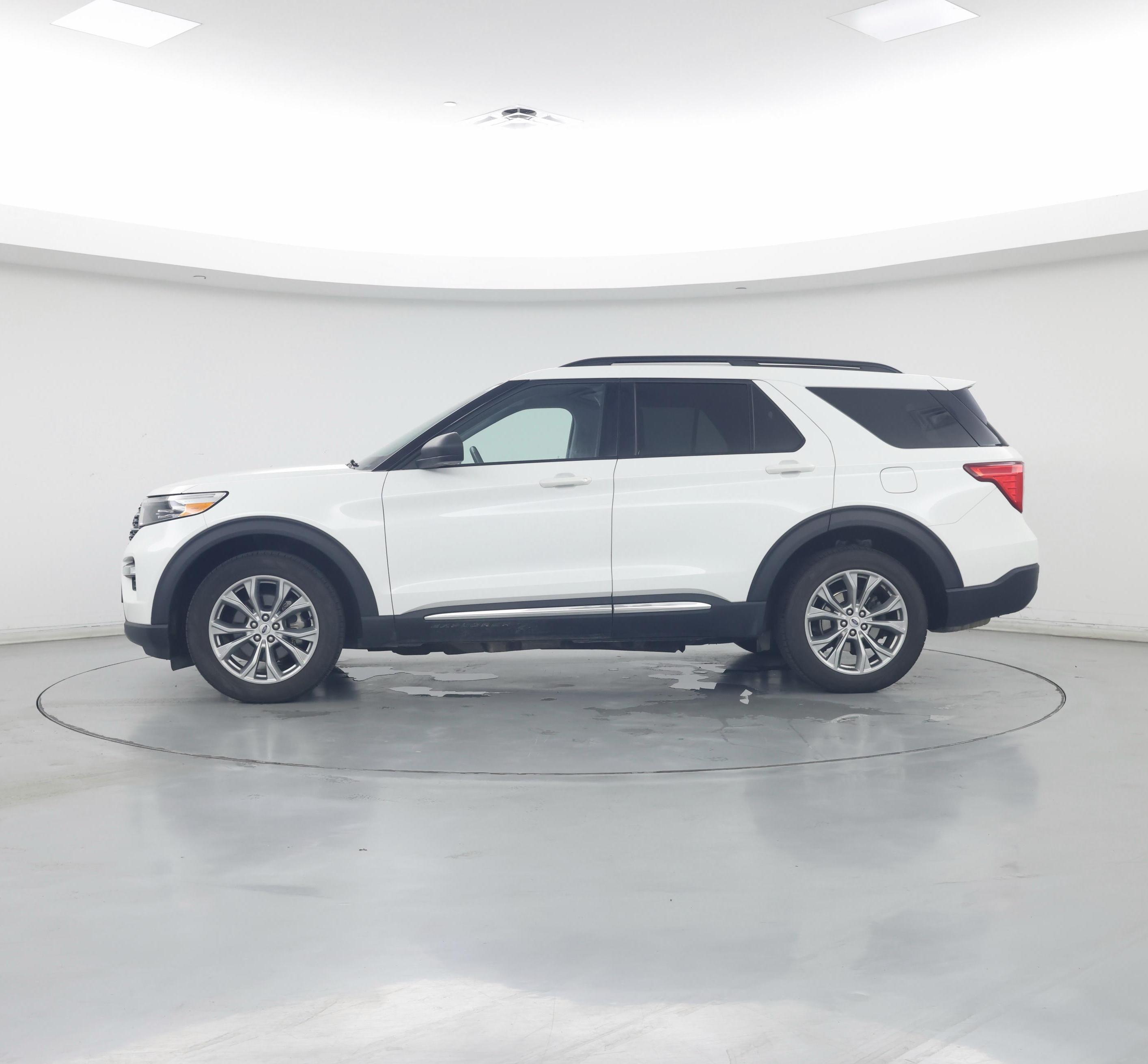 Thumbnail: 2021 Ford Explorer - 3