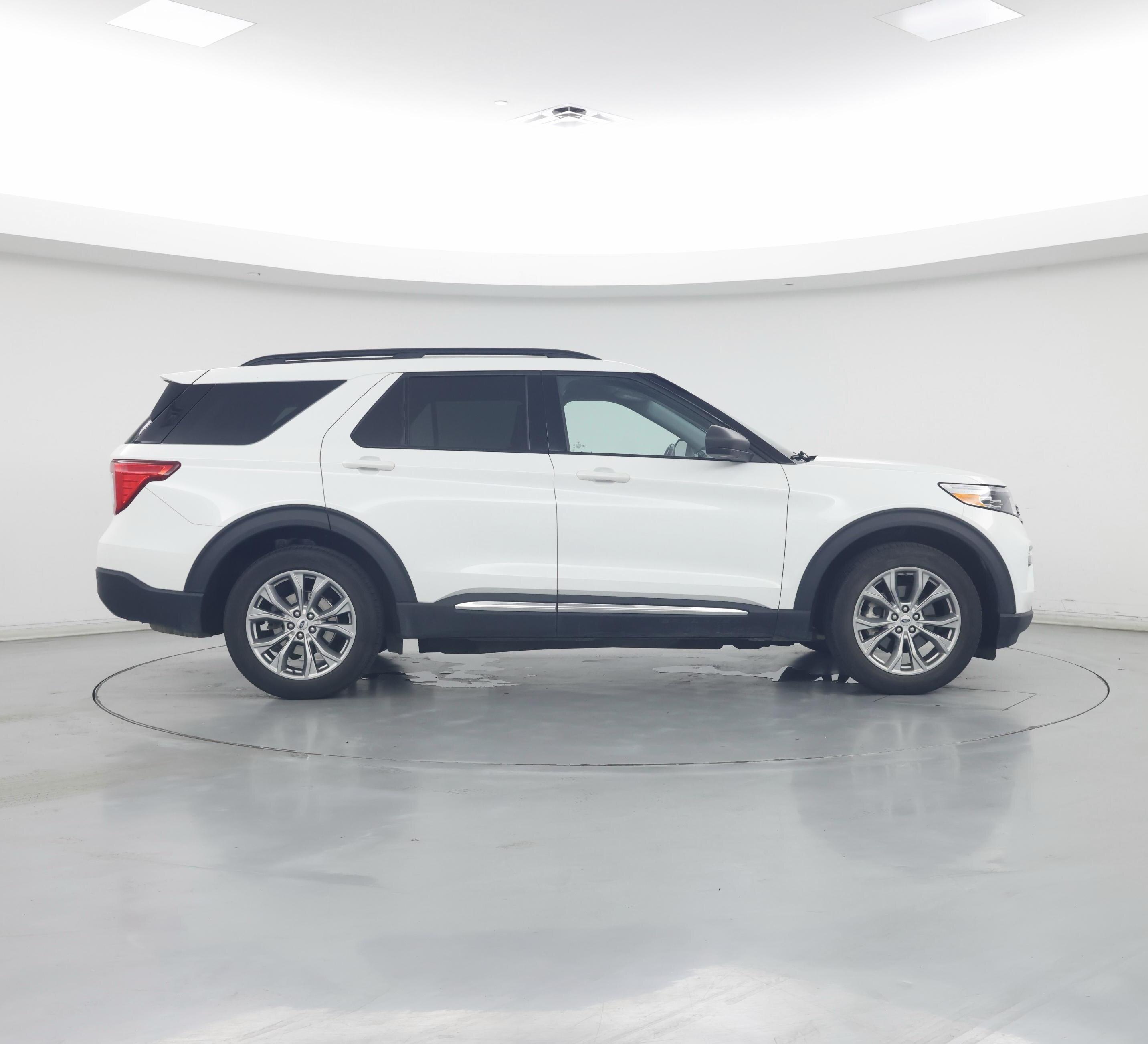 Thumbnail: 2021 Ford Explorer - 7