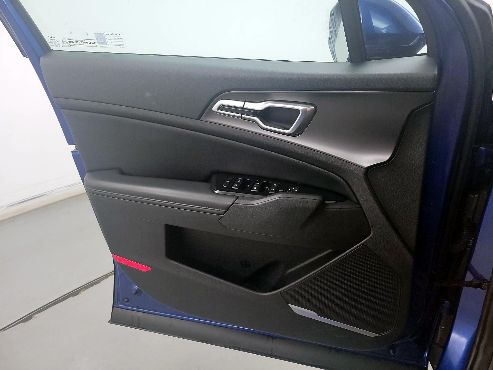 Thumbnail: 2023 Kia Sportage - 12