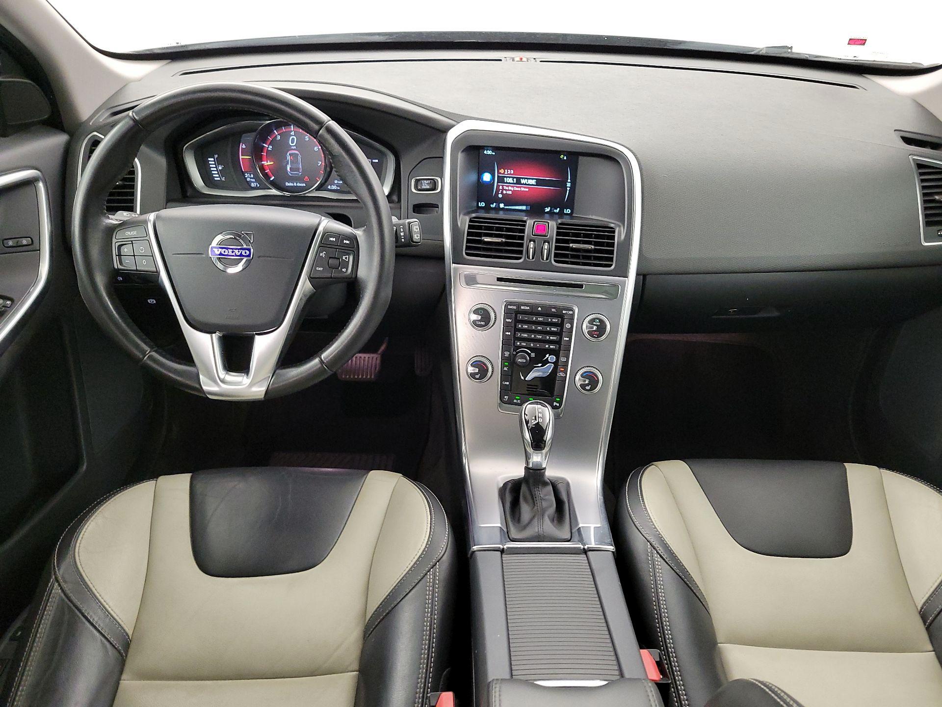 Thumbnail: 2017 Volvo XC60 - 9