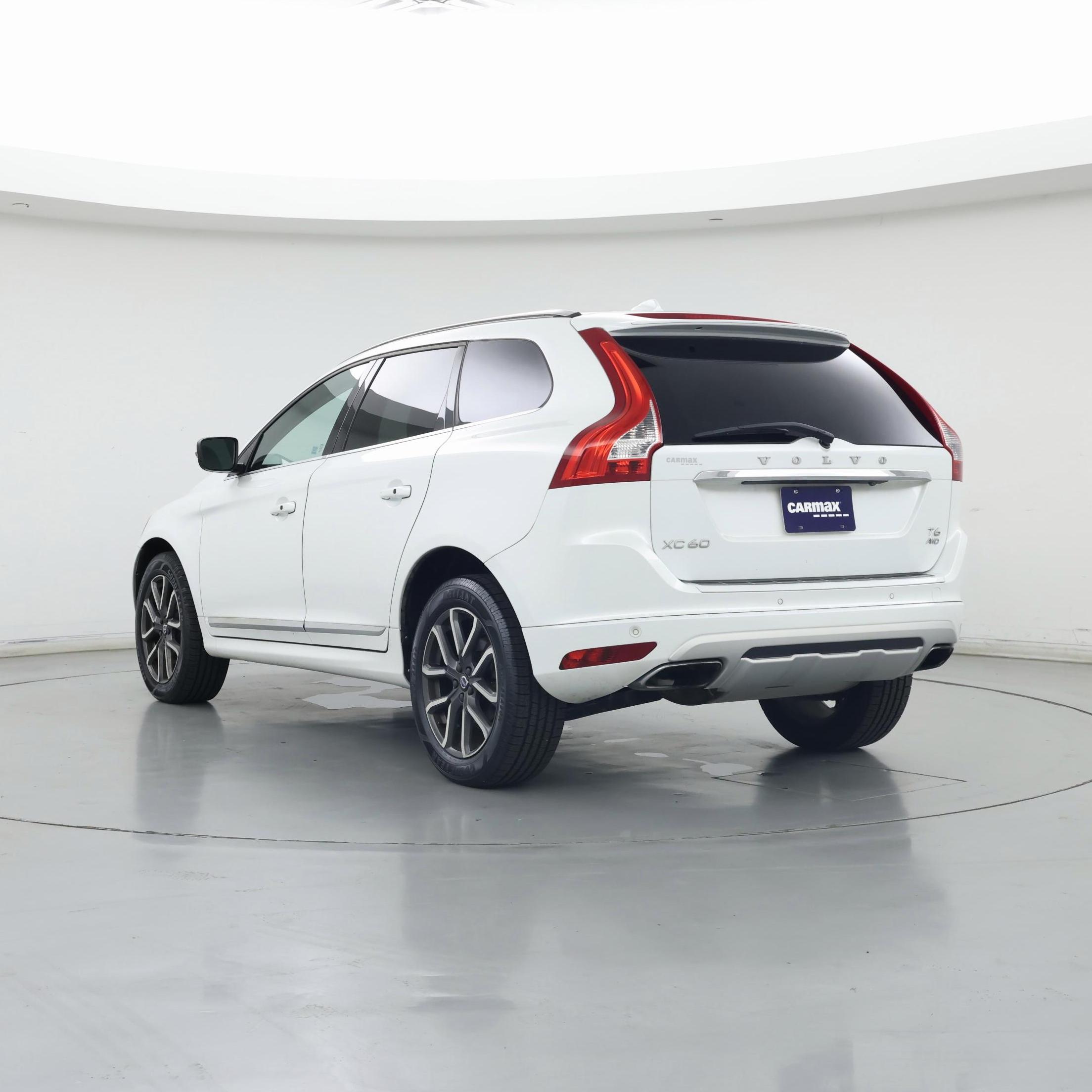 Thumbnail: 2017 Volvo XC60 - 2